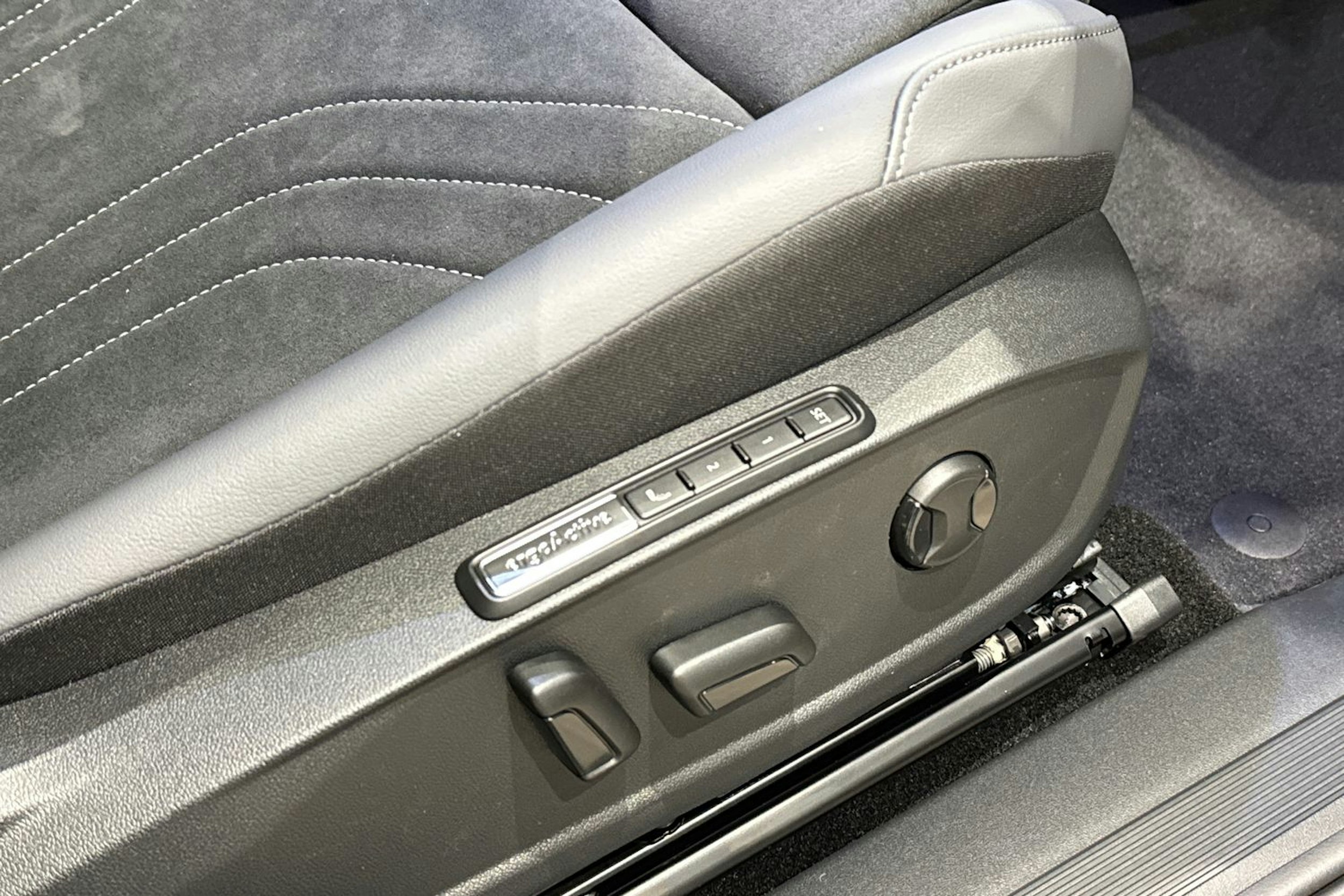 met. sininen Volkswagen ID.4 2026 kuva 16.