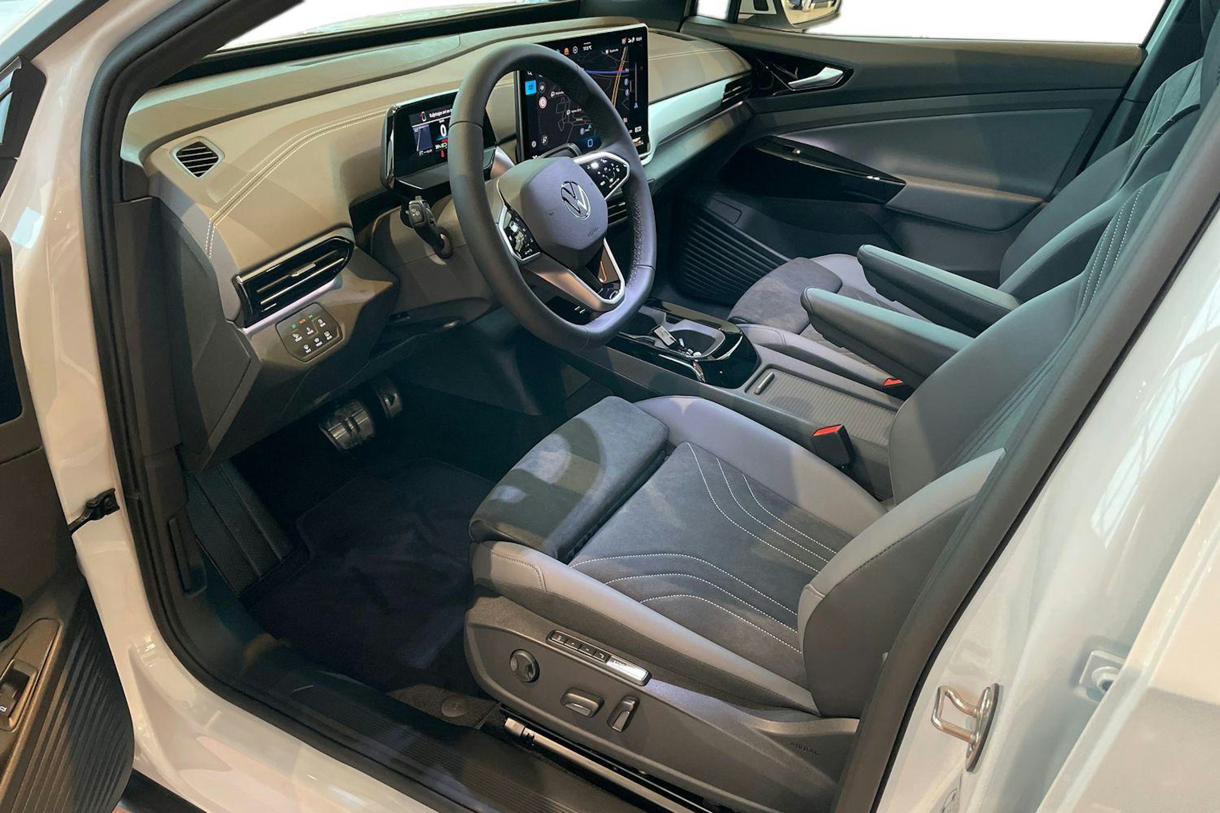 valkoinen Volkswagen ID.4 2026 kuva 6.