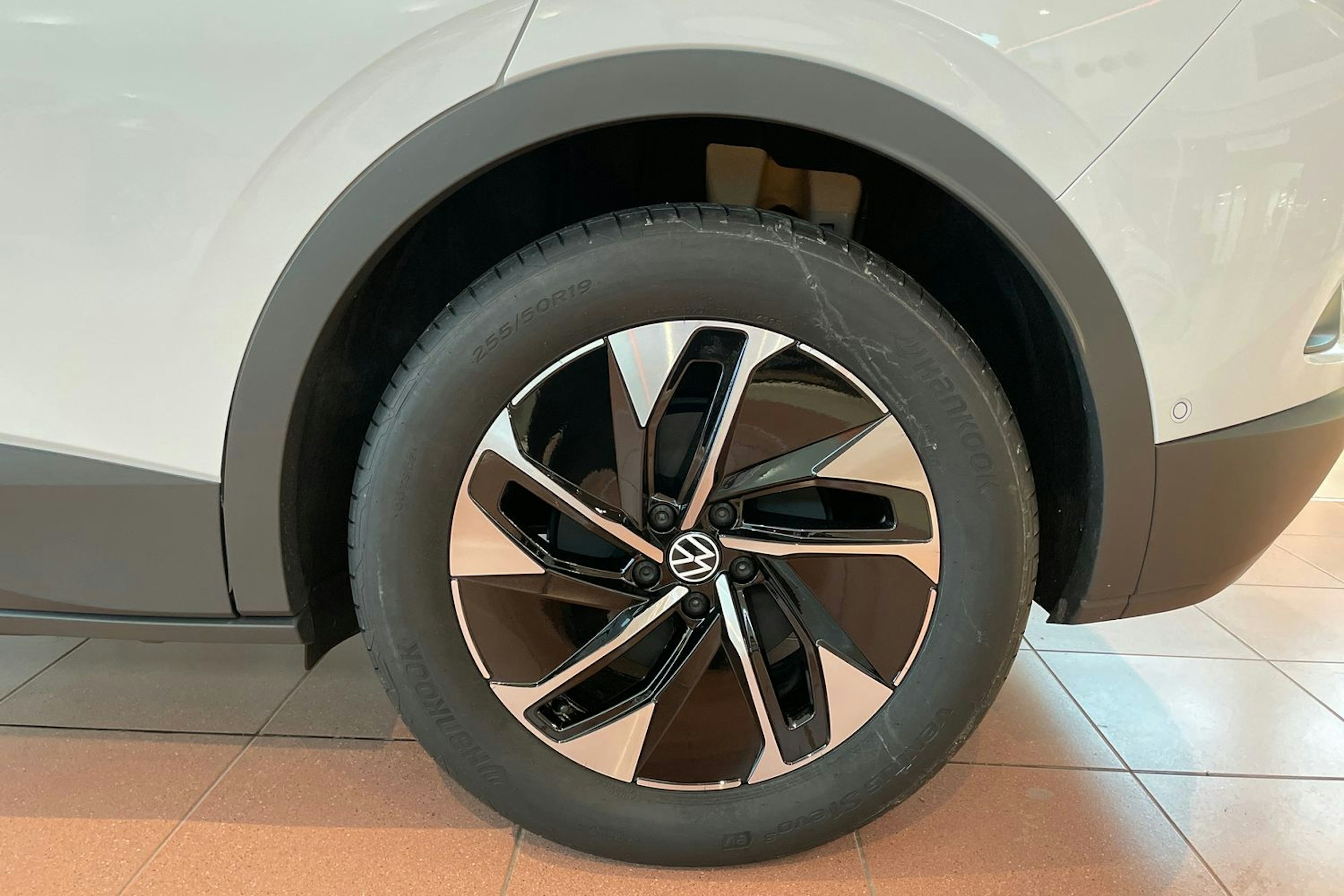 valkoinen Volkswagen ID.4 2026 kuva 10.