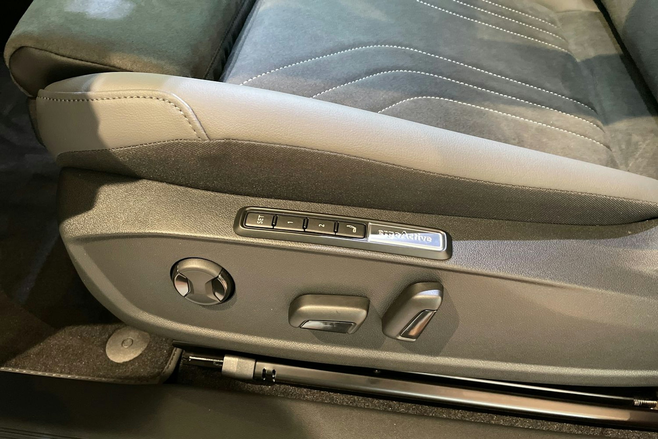 valkoinen Volkswagen ID.4 2026 kuva 12.