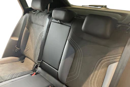 Punainen Volkswagen ID.4 2026 kuva 8.