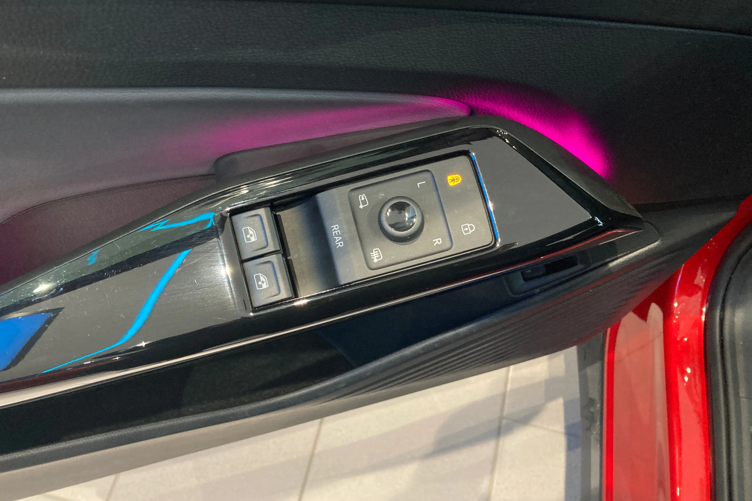 Punainen Volkswagen ID.4 2026 kuva 13.