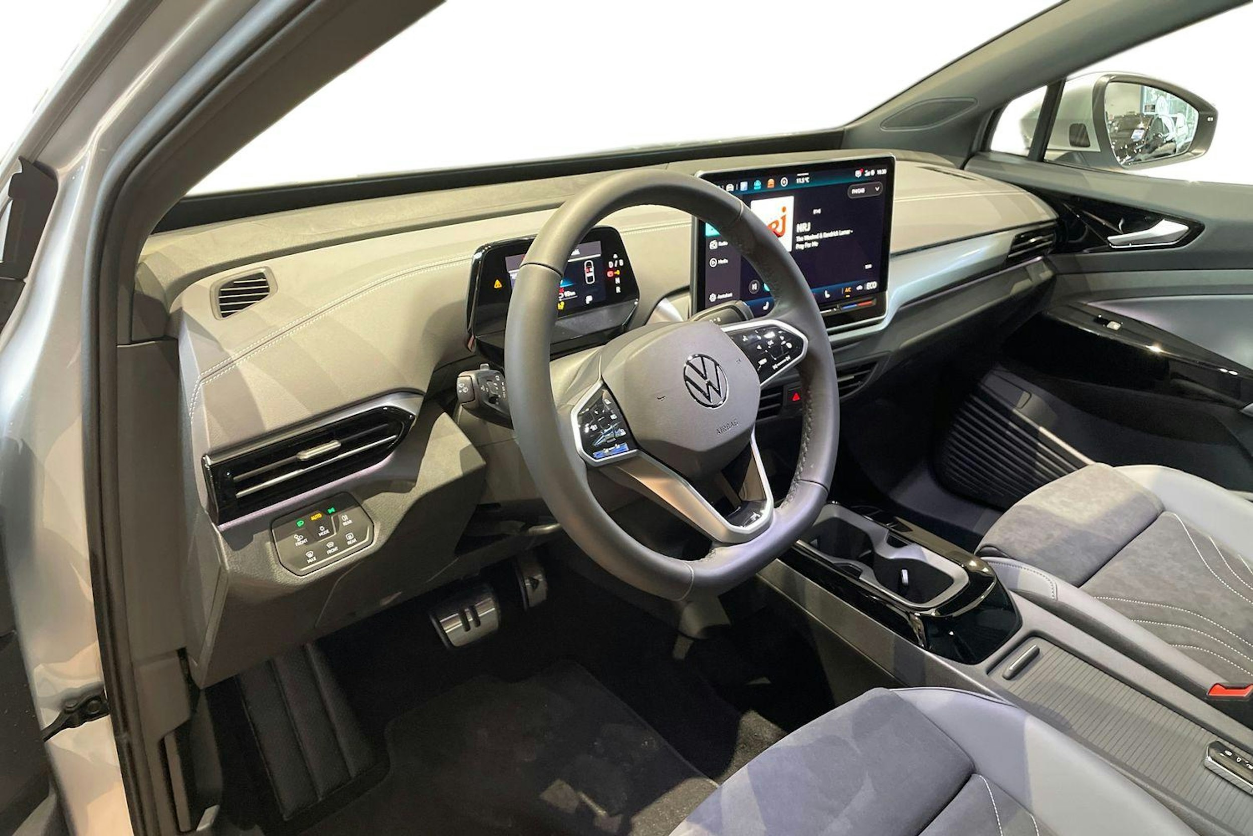 met. harmaa Volkswagen ID.4 2026 kuva 6.