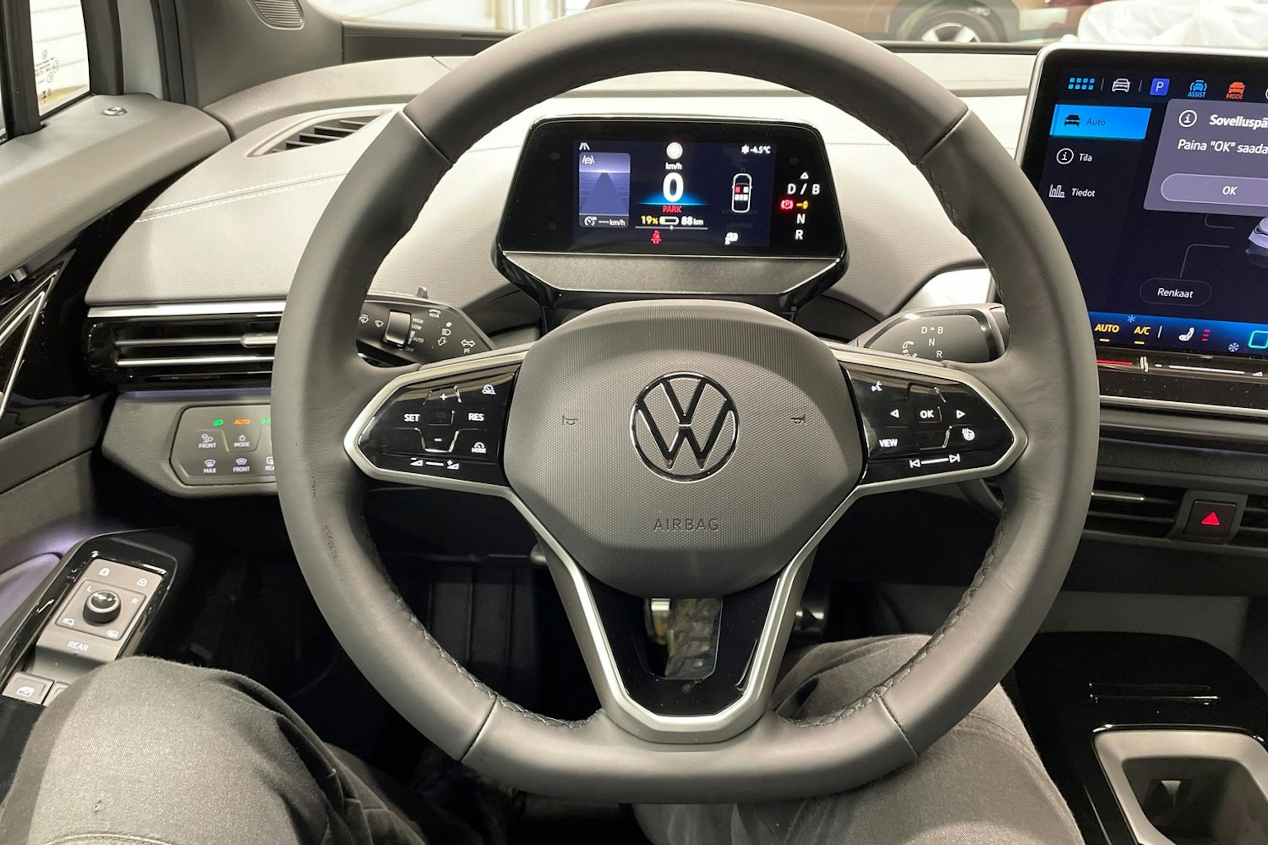 valkoinen Volkswagen ID.4 2026 kuva 16.