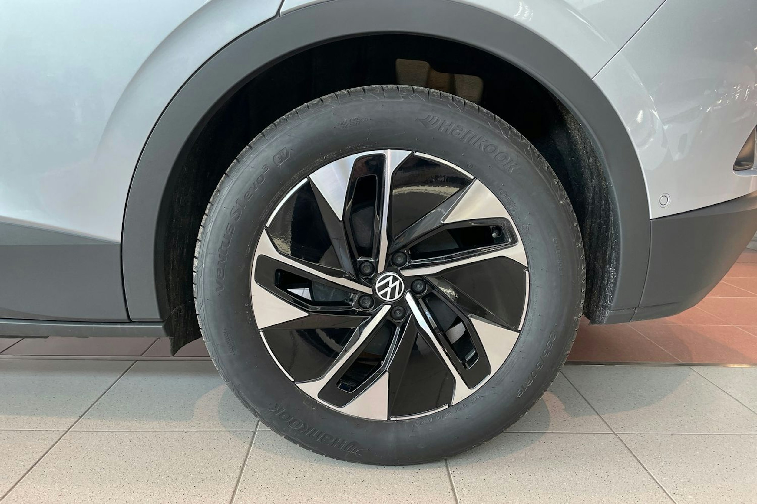 harmaa Volkswagen ID.4 2026 kuva 10.