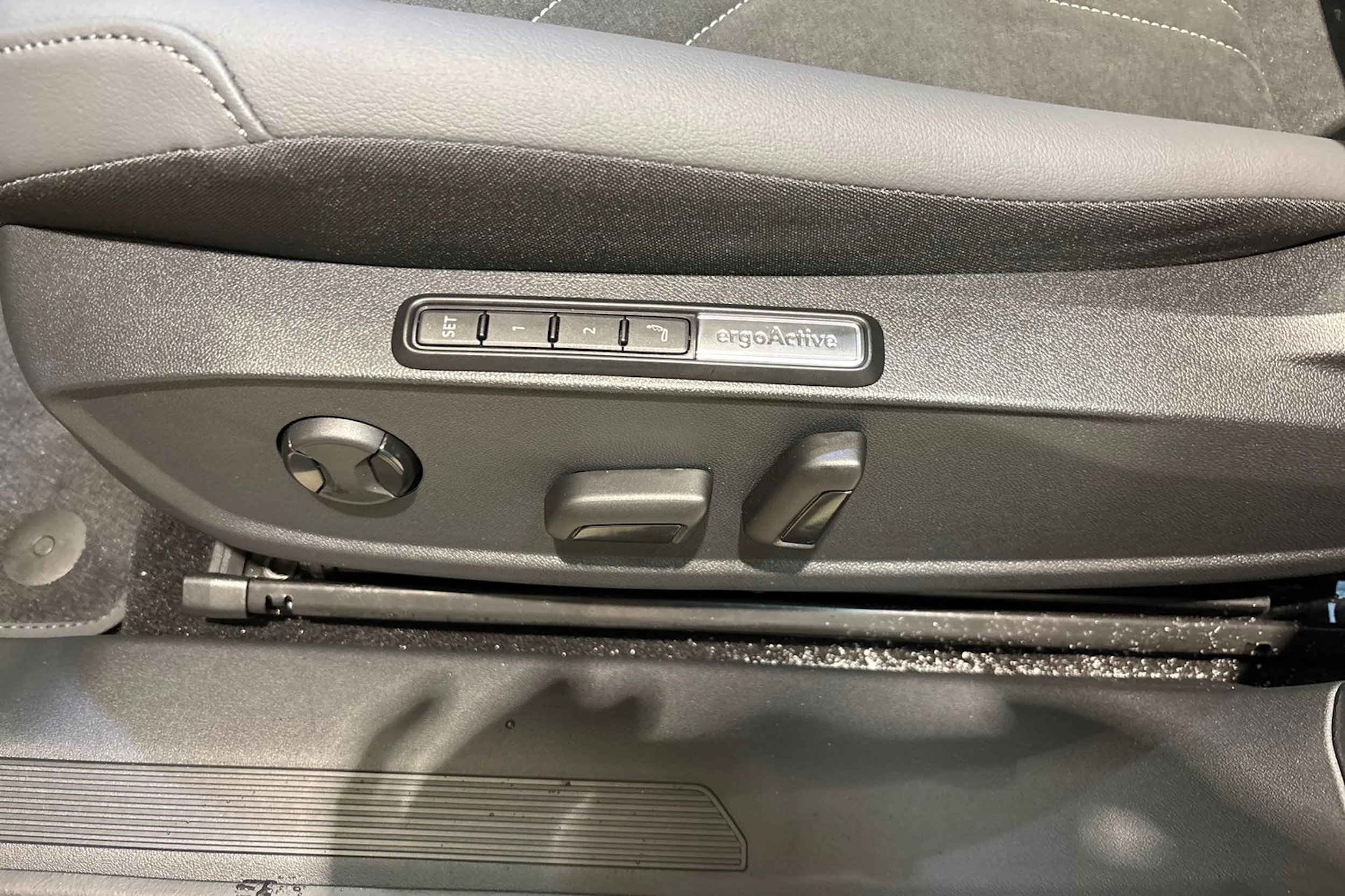 punainen Volkswagen ID.4 2026 kuva 11.