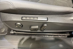 punainen Volkswagen ID.4 2026 kuva 11.