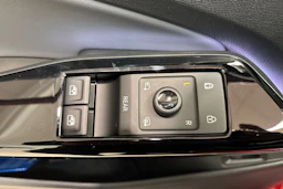 punainen Volkswagen ID.4 2026 kuva 12.