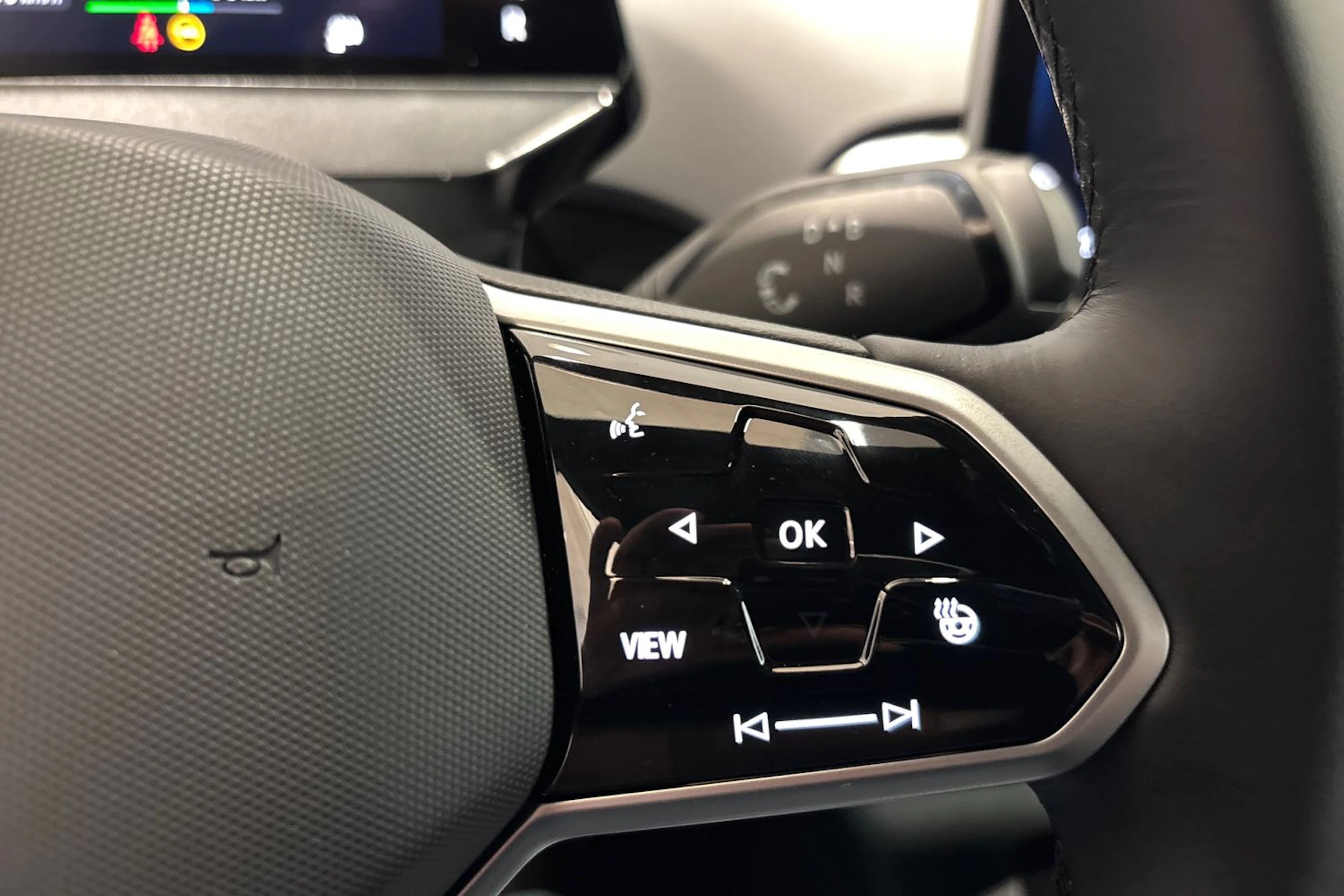 punainen Volkswagen ID.4 2026 kuva 14.