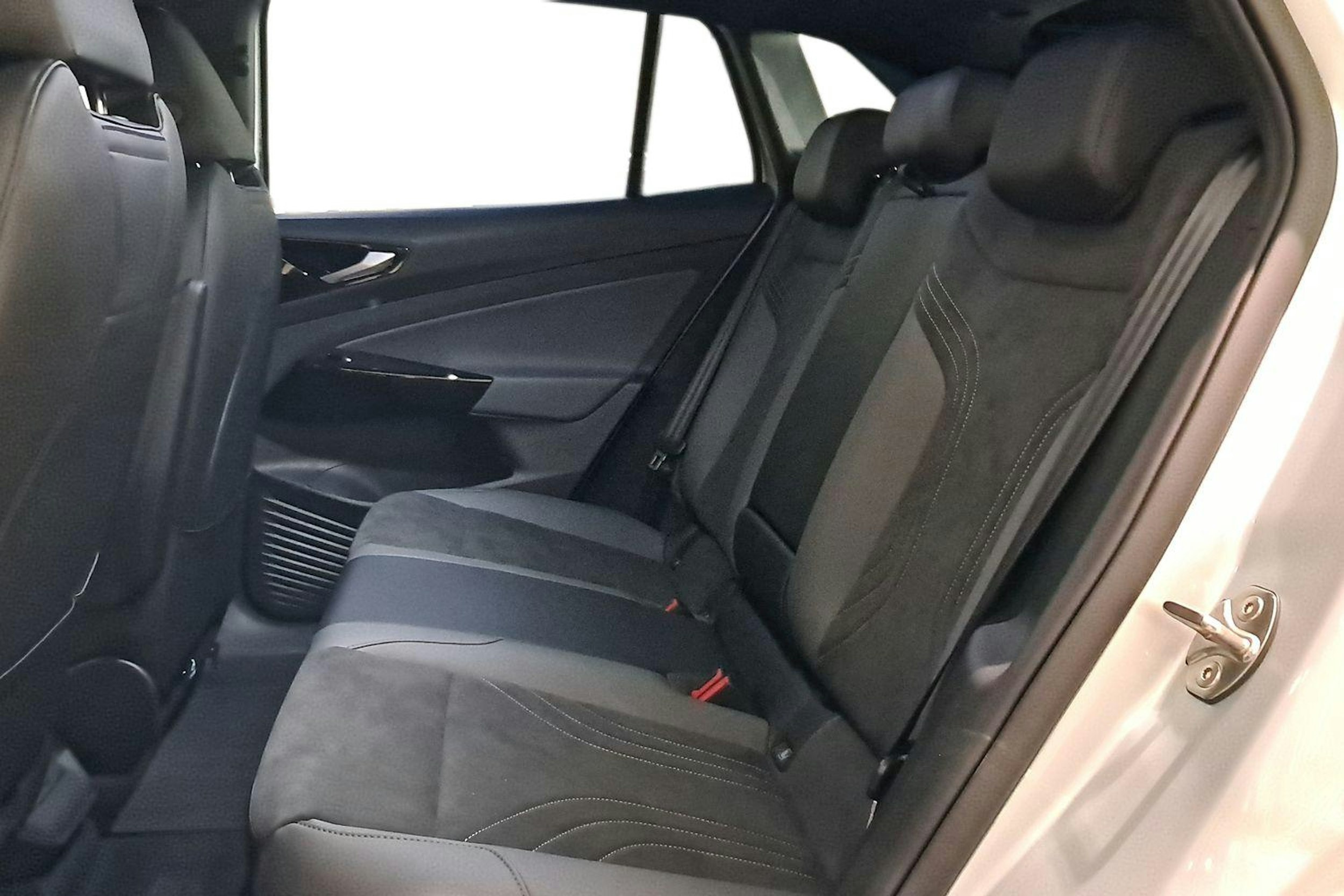 harmaa Volkswagen ID.4 2026 kuva 8.