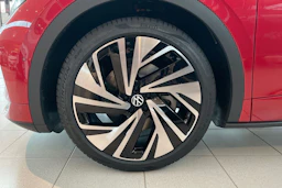 punainen Volkswagen ID.4 2026 kuva 10.