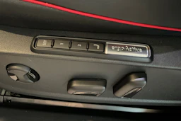 punainen Volkswagen ID.4 2026 kuva 11.