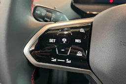 punainen Volkswagen ID.4 2026 kuva 14.