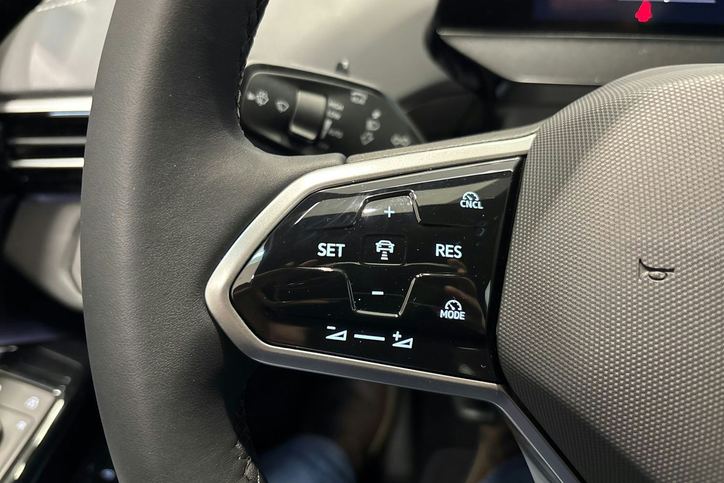 valkoinen Volkswagen ID.4 2026 kuva 13.