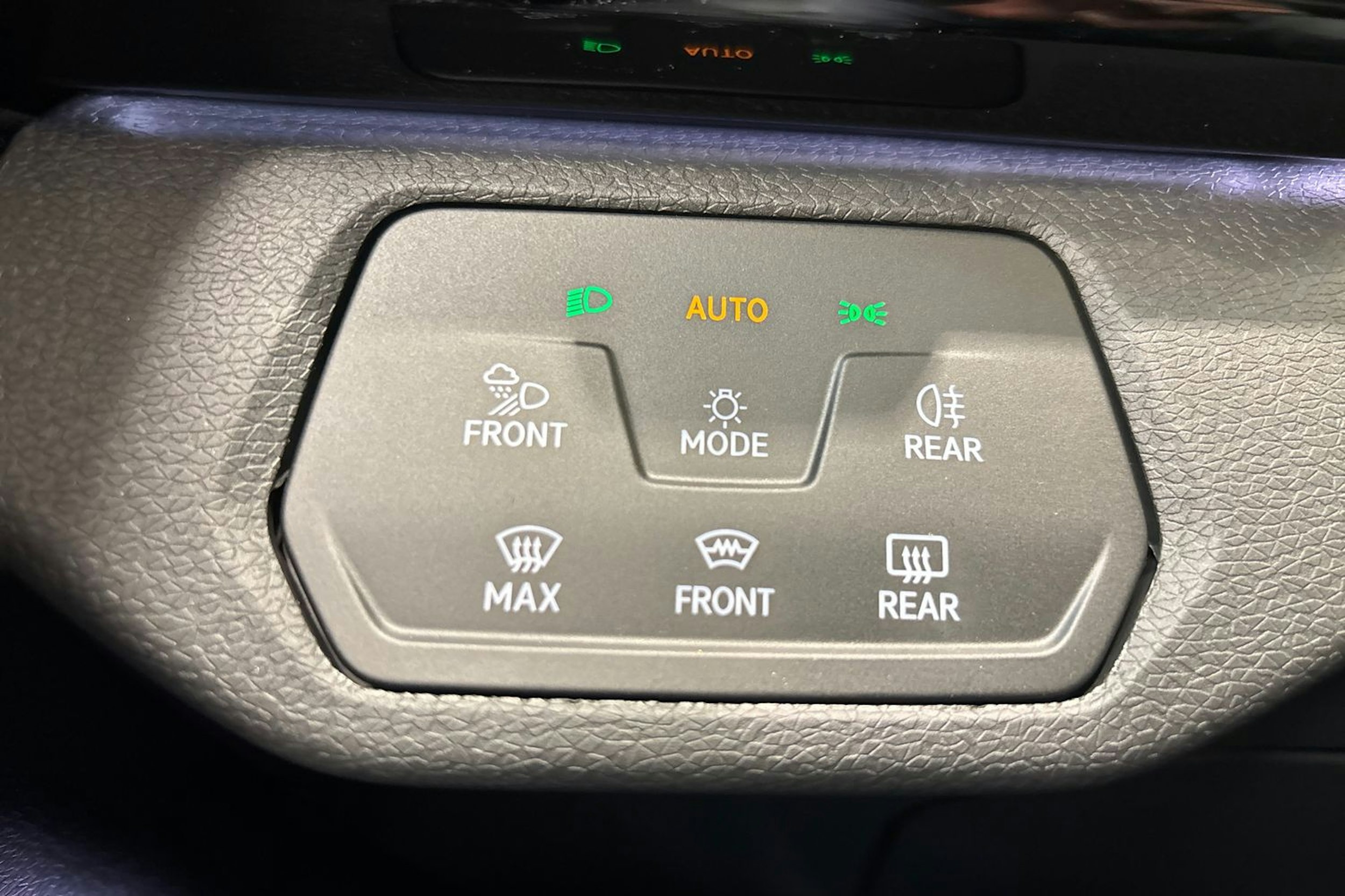 valkoinen Volkswagen ID.4 2026 kuva 14.