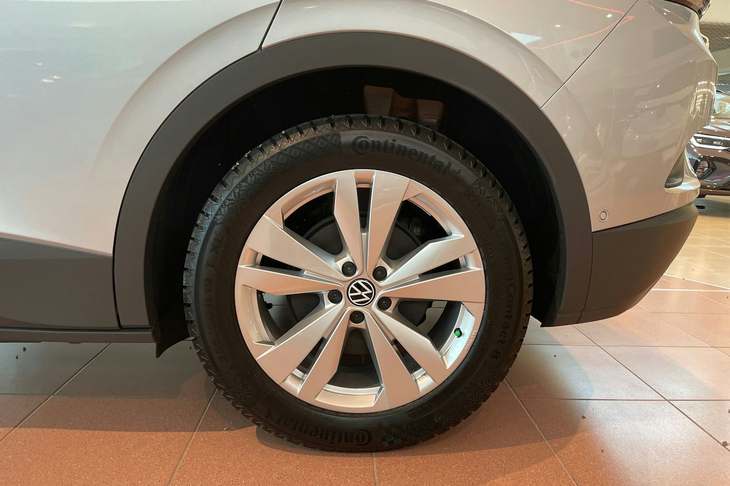 harmaa Volkswagen ID.4 2026 kuva 10.