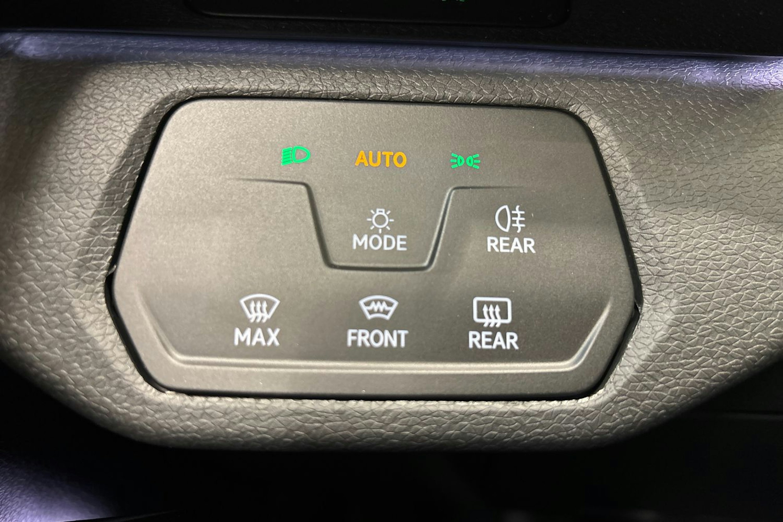 harmaa Volkswagen ID.4 2026 kuva 13.