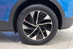 sininen Volkswagen ID.4 2026 kuva 10.