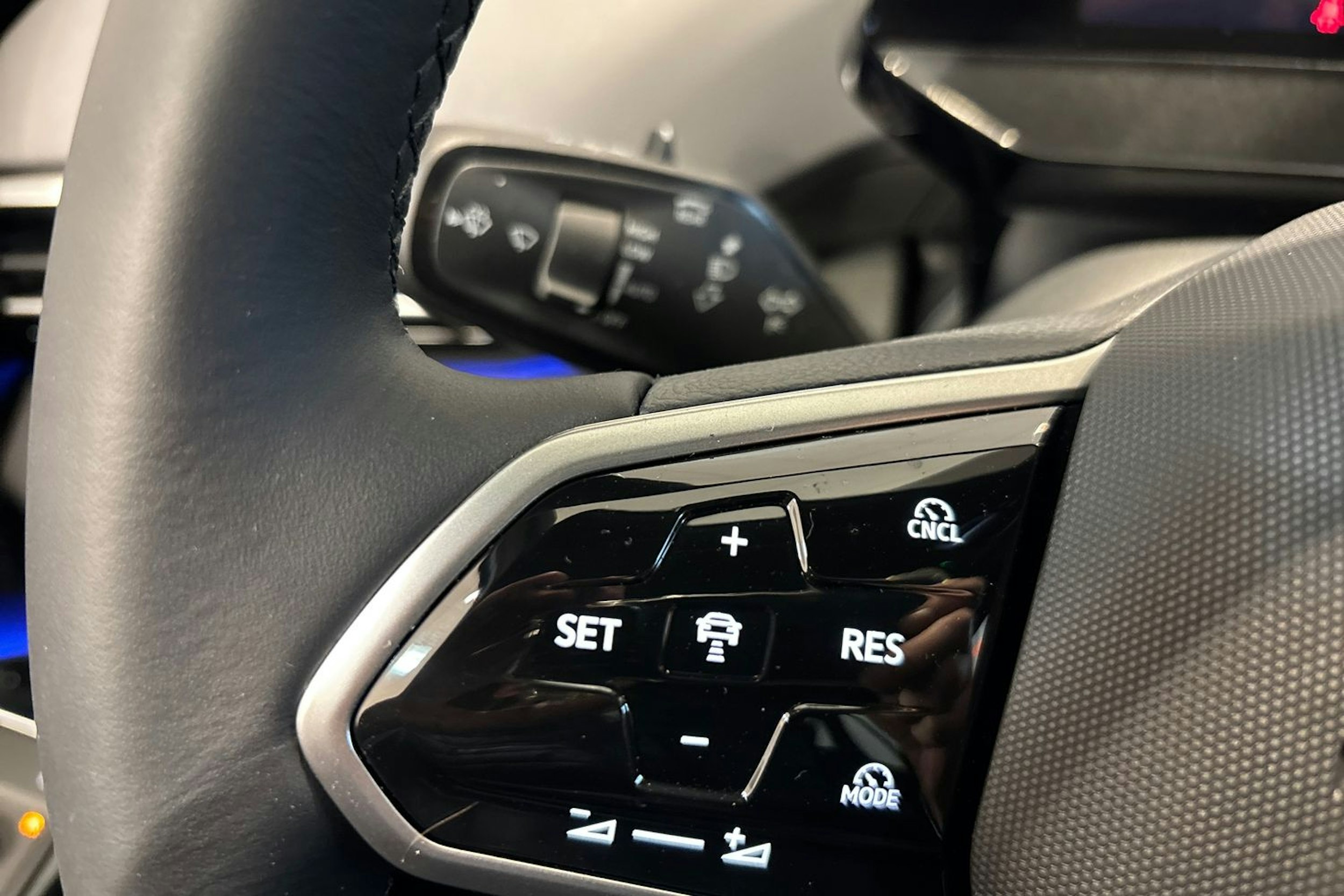 sininen Volkswagen ID.4 2026 kuva 20.