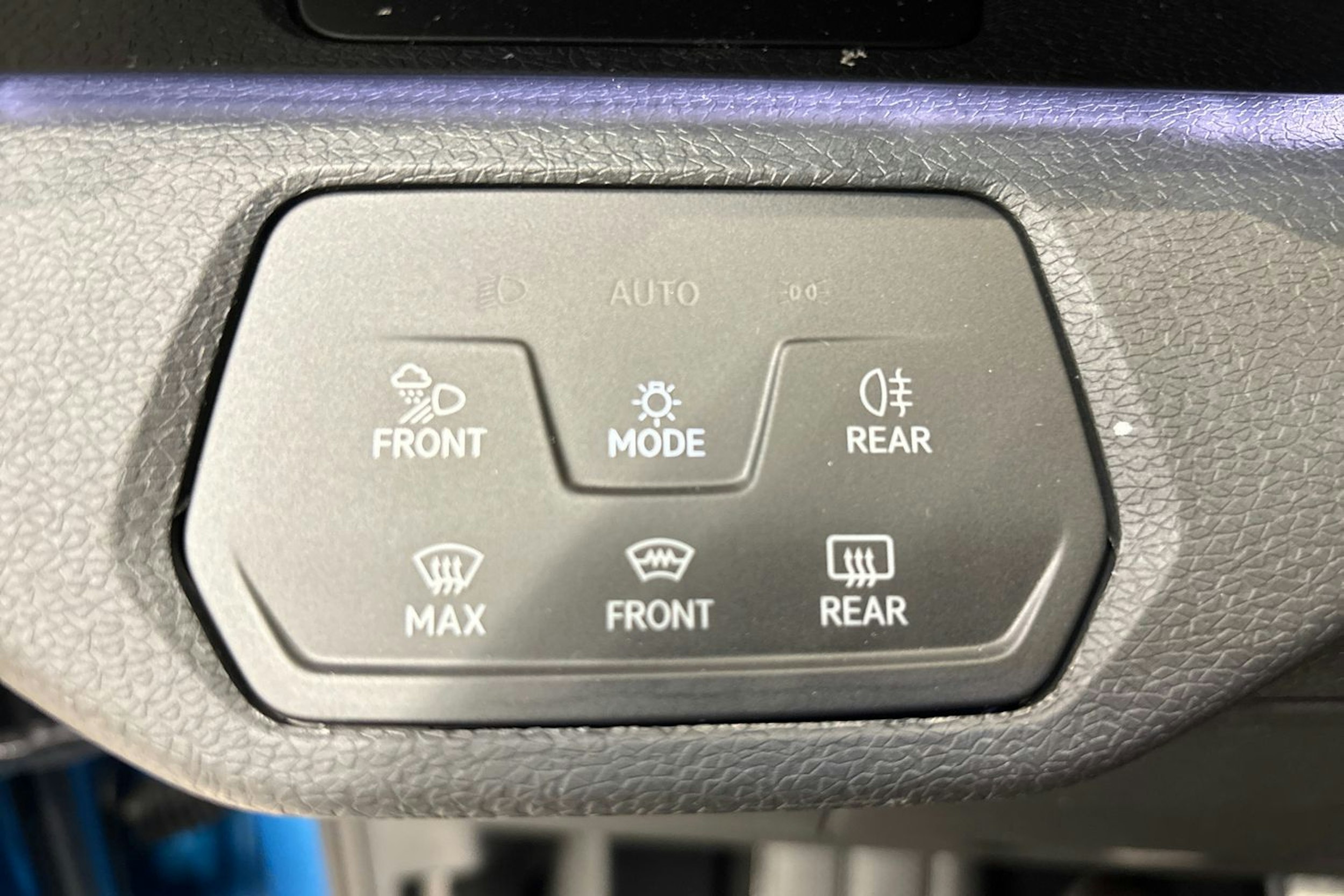 sininen Volkswagen ID.4 2026 kuva 23.