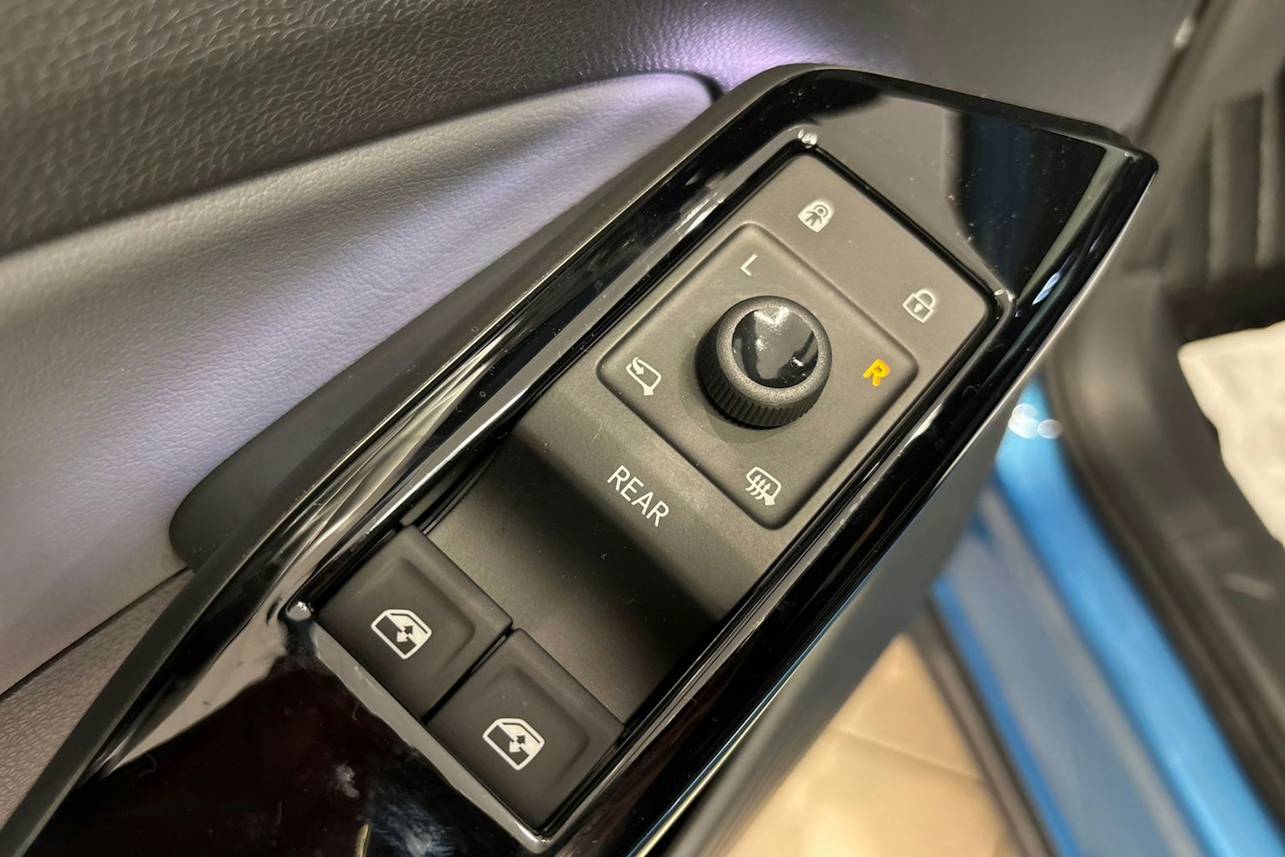 sininen Volkswagen ID.4 2026 kuva 24.