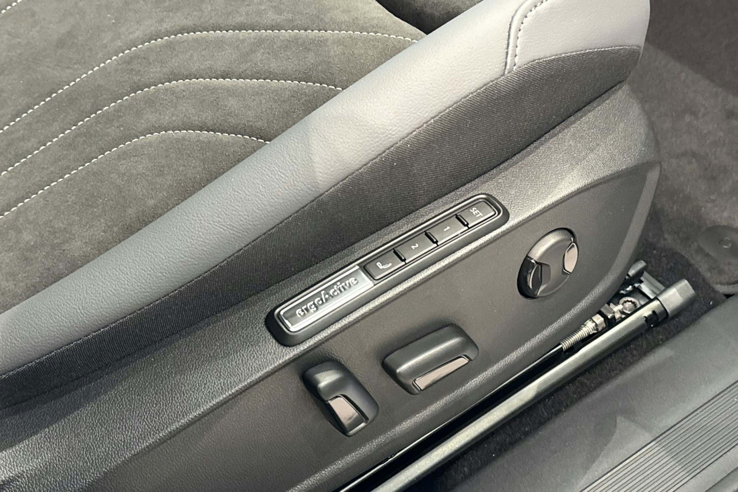 met. sininen Volkswagen ID.4 2026 kuva 15.