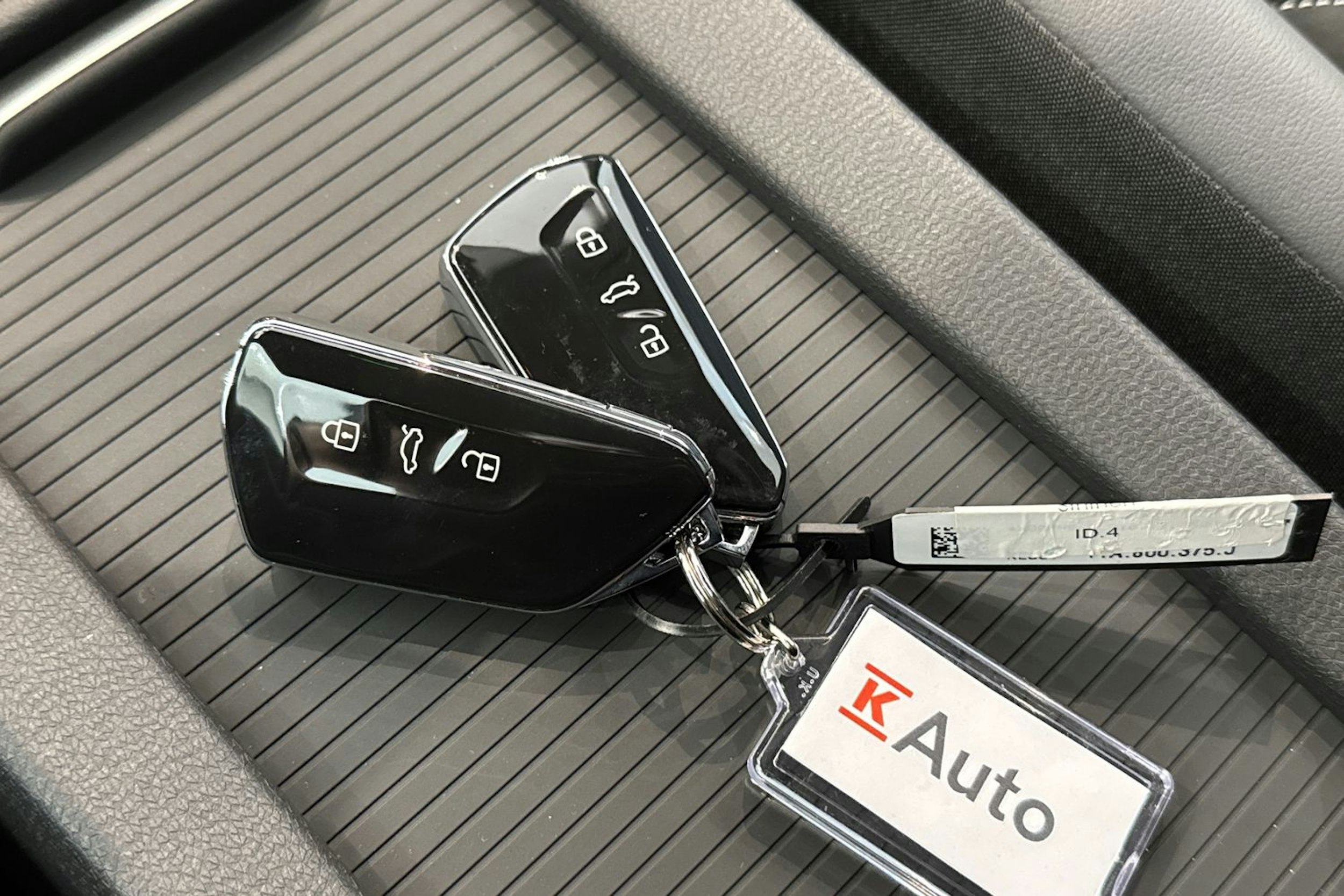 met. sininen Volkswagen ID.4 2026 kuva 30.