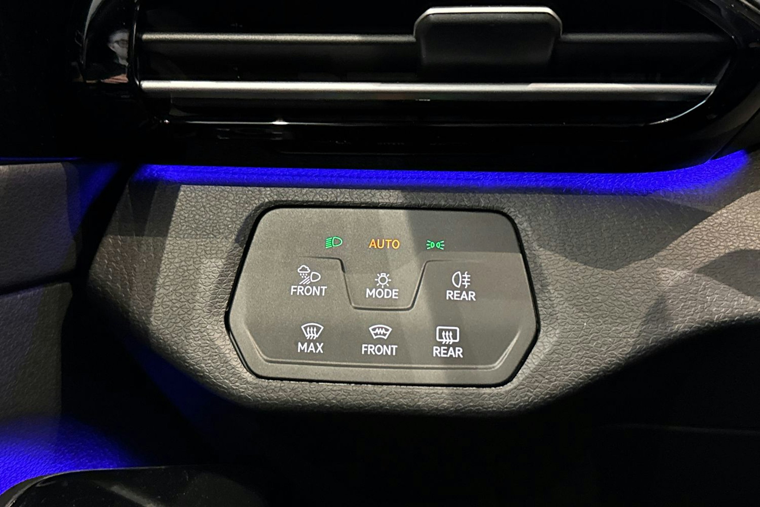 met. punainen Volkswagen ID.4 2026 kuva 17.