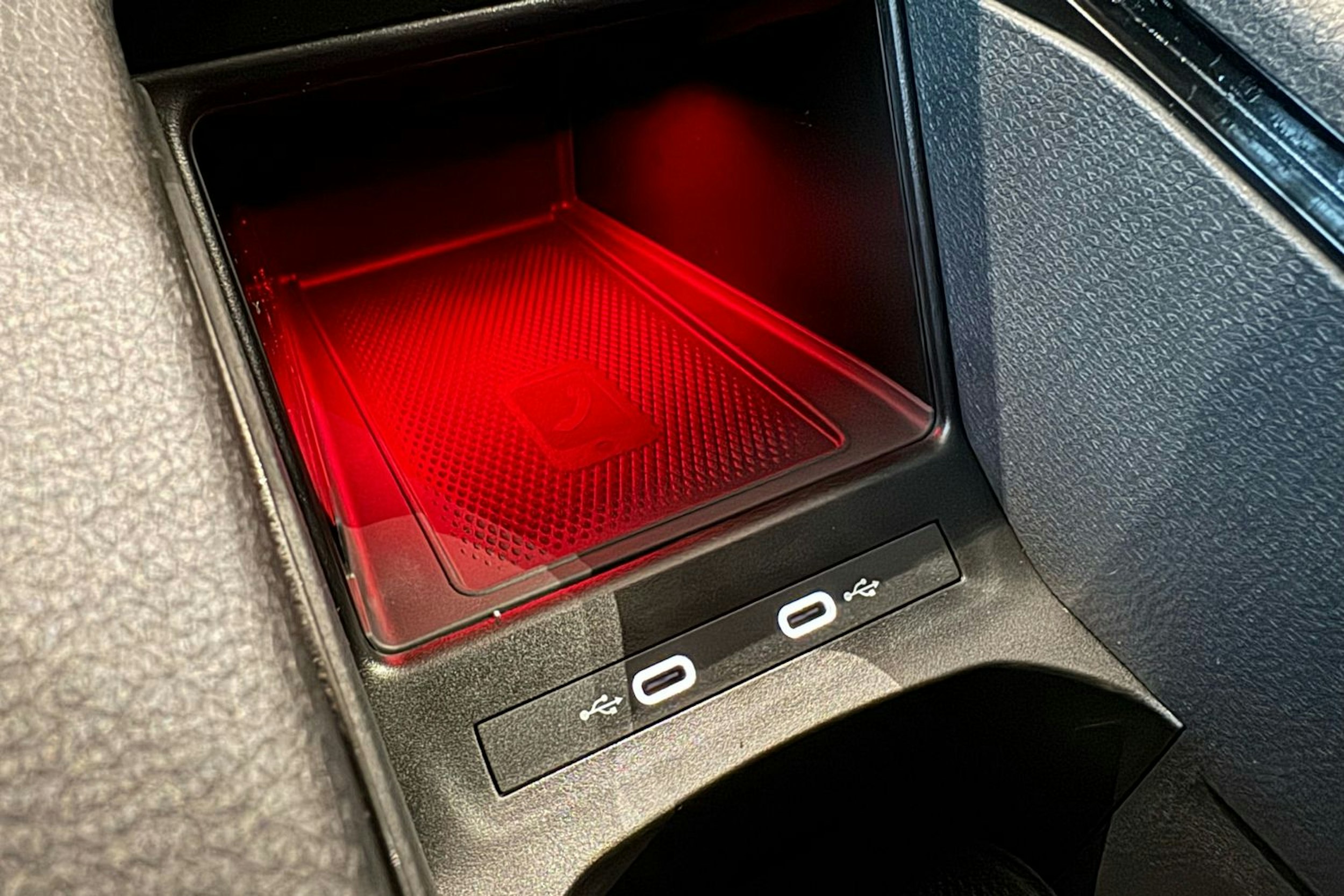 met. punainen Volkswagen ID.4 2026 kuva 29.