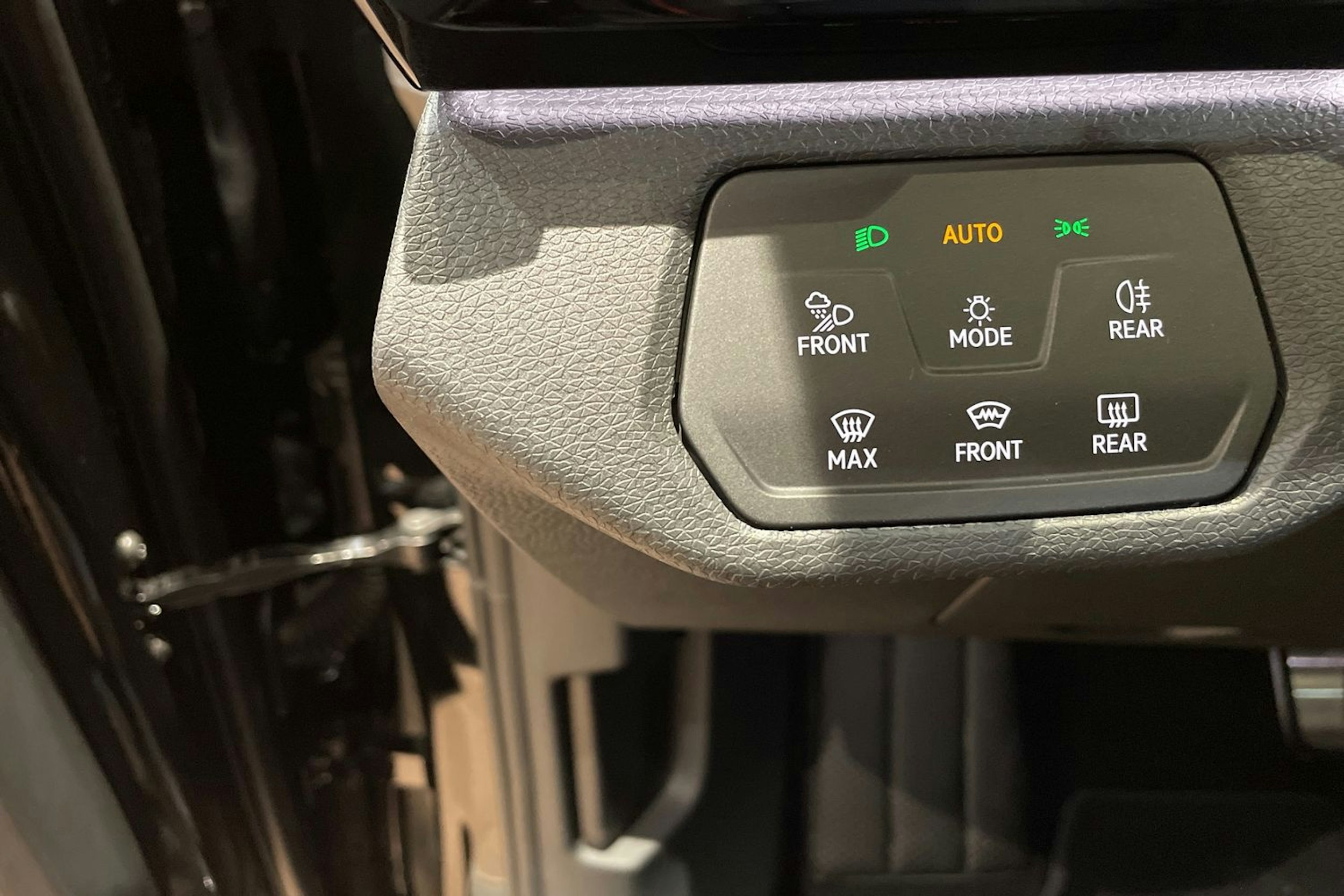 met. musta Volkswagen ID.4 2026 kuva 15.