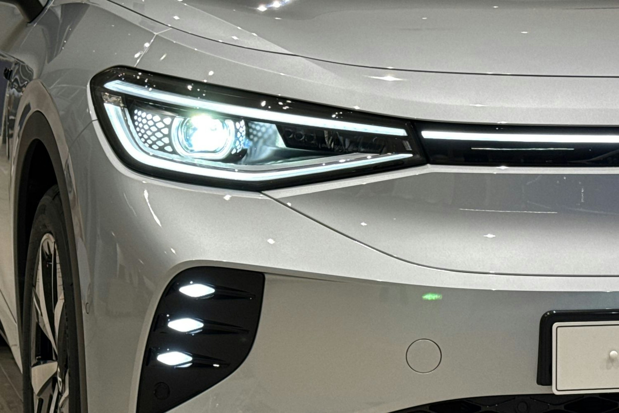 met. harmaa Volkswagen ID.4 2026 kuva 10.