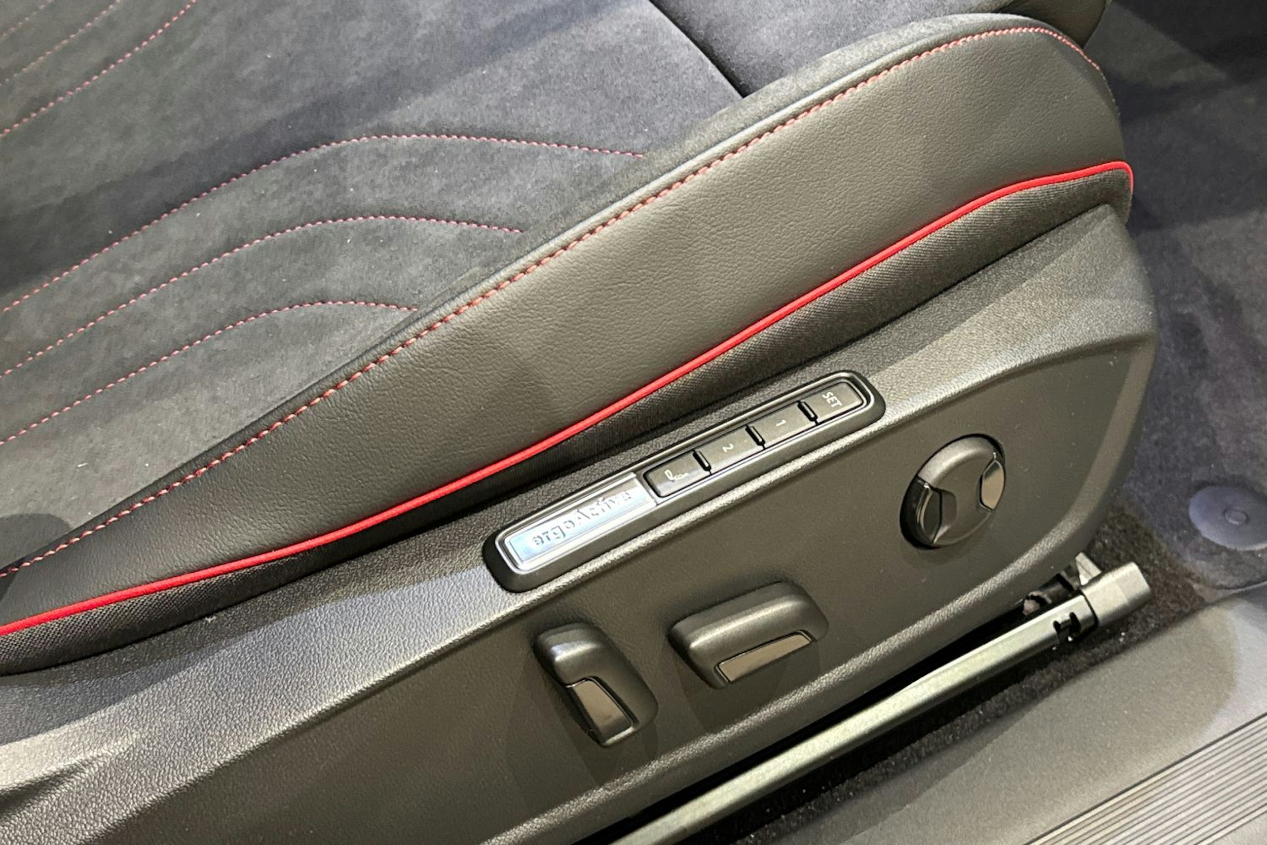 met. harmaa Volkswagen ID.4 2026 kuva 12.