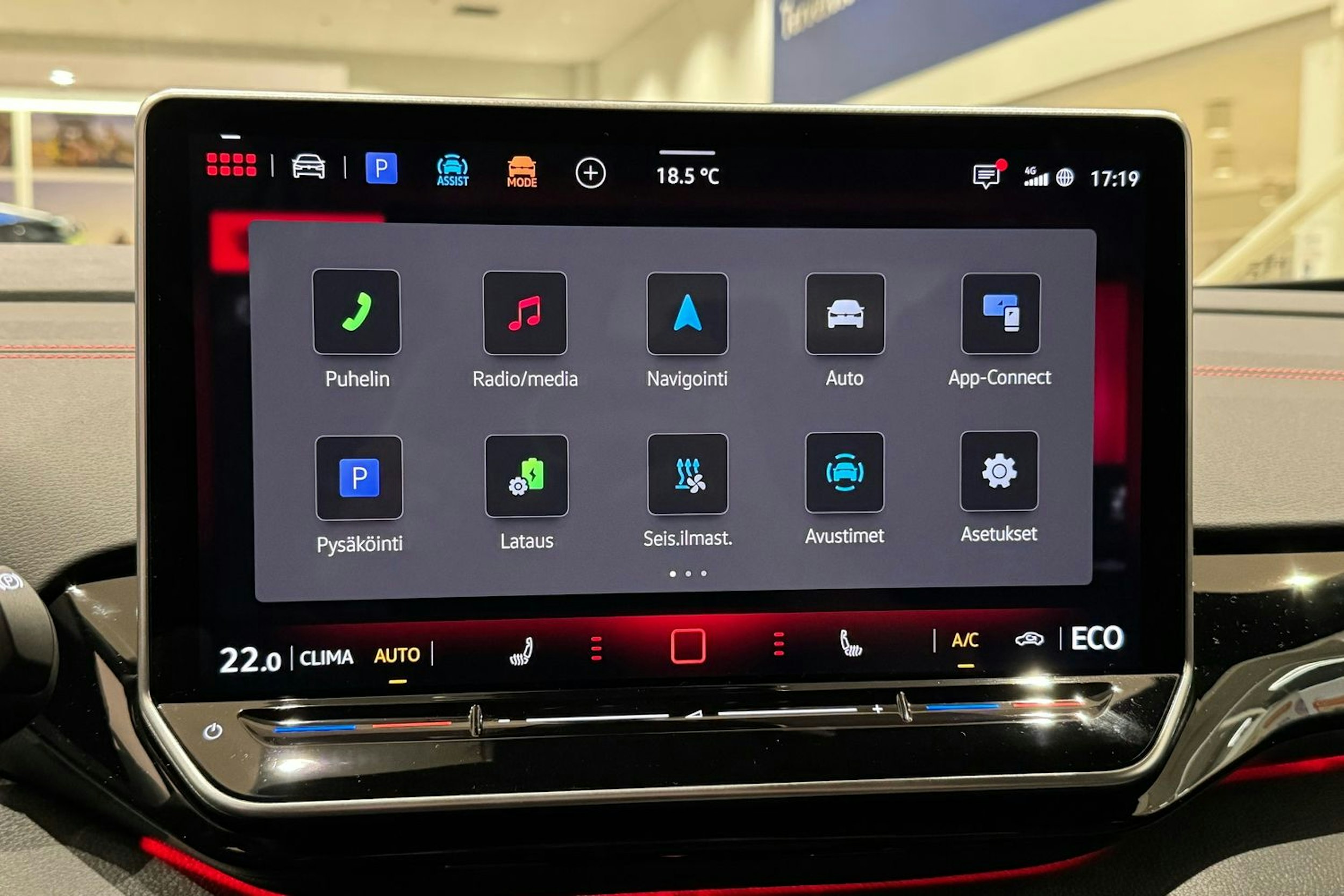 met. harmaa Volkswagen ID.4 2026 kuva 18.