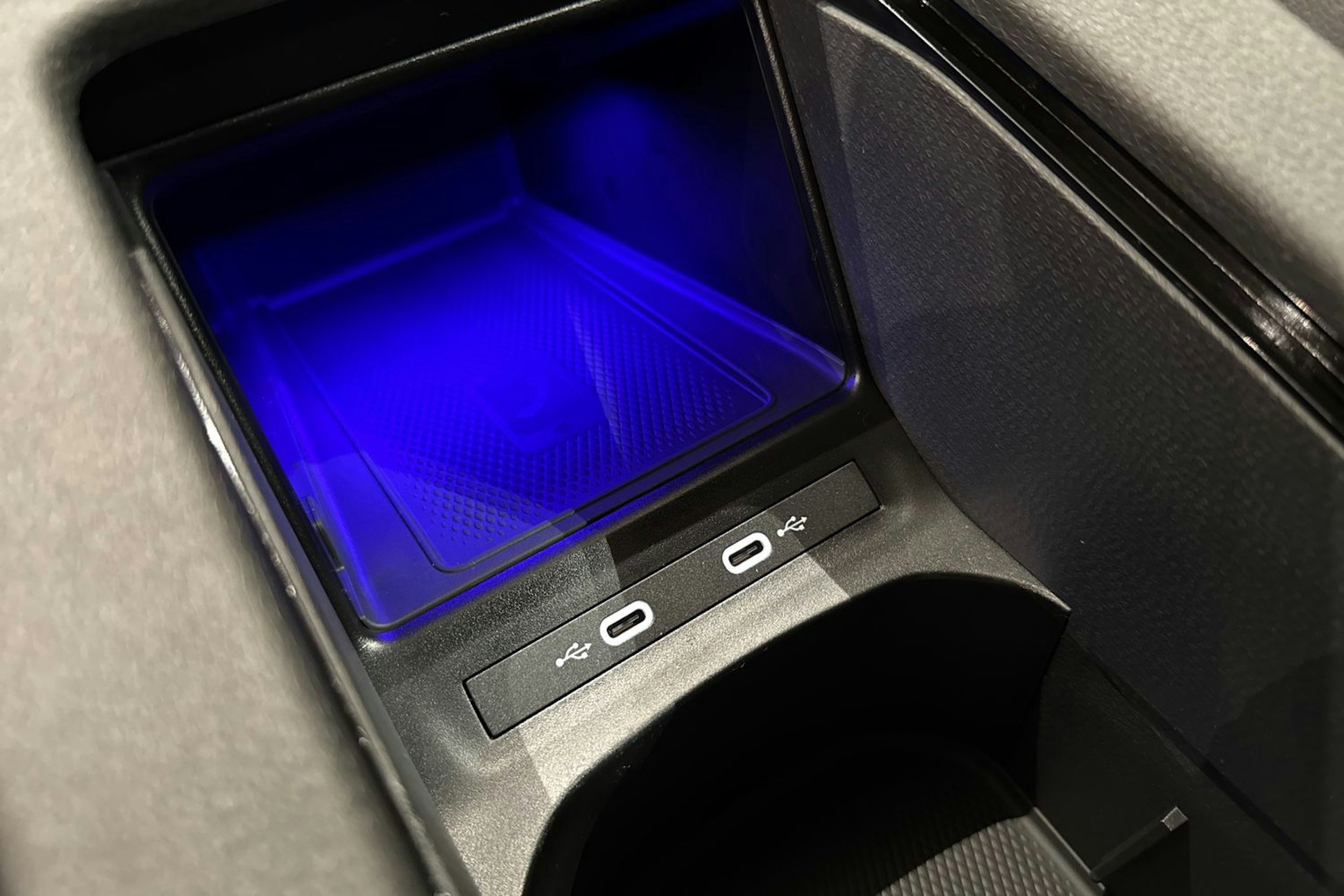 met. harmaa Volkswagen ID.4 2026 kuva 32.