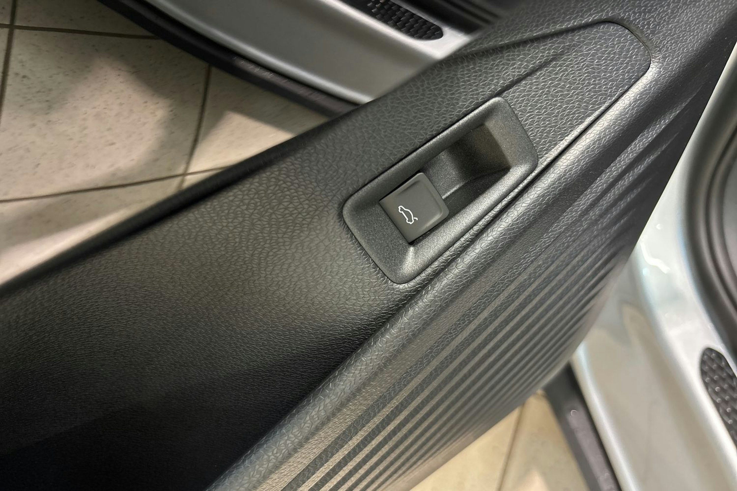 harmaa Volkswagen ID.4 2026 kuva 29.