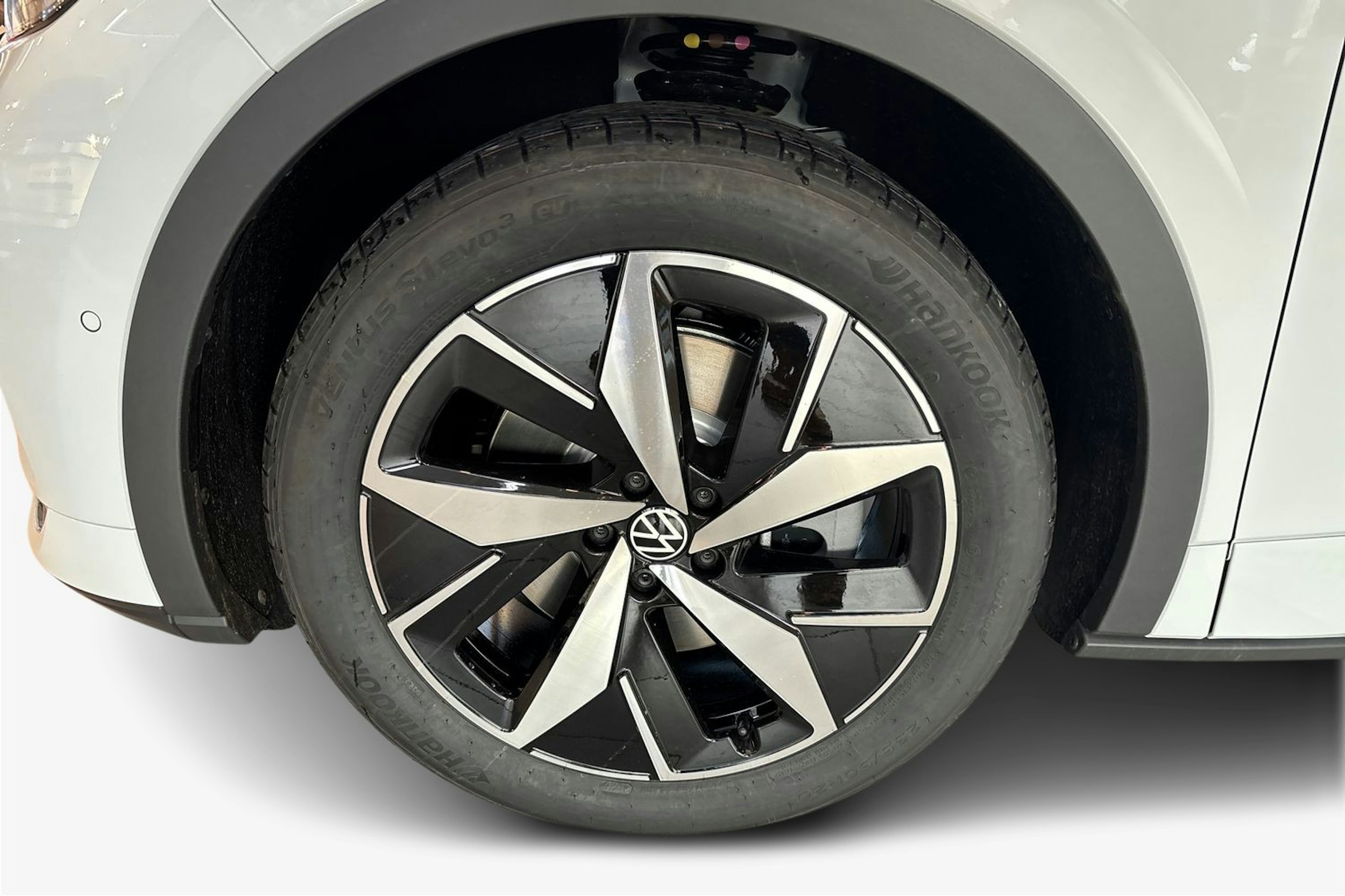 valkoinen Volkswagen ID.4 2026 kuva 9.