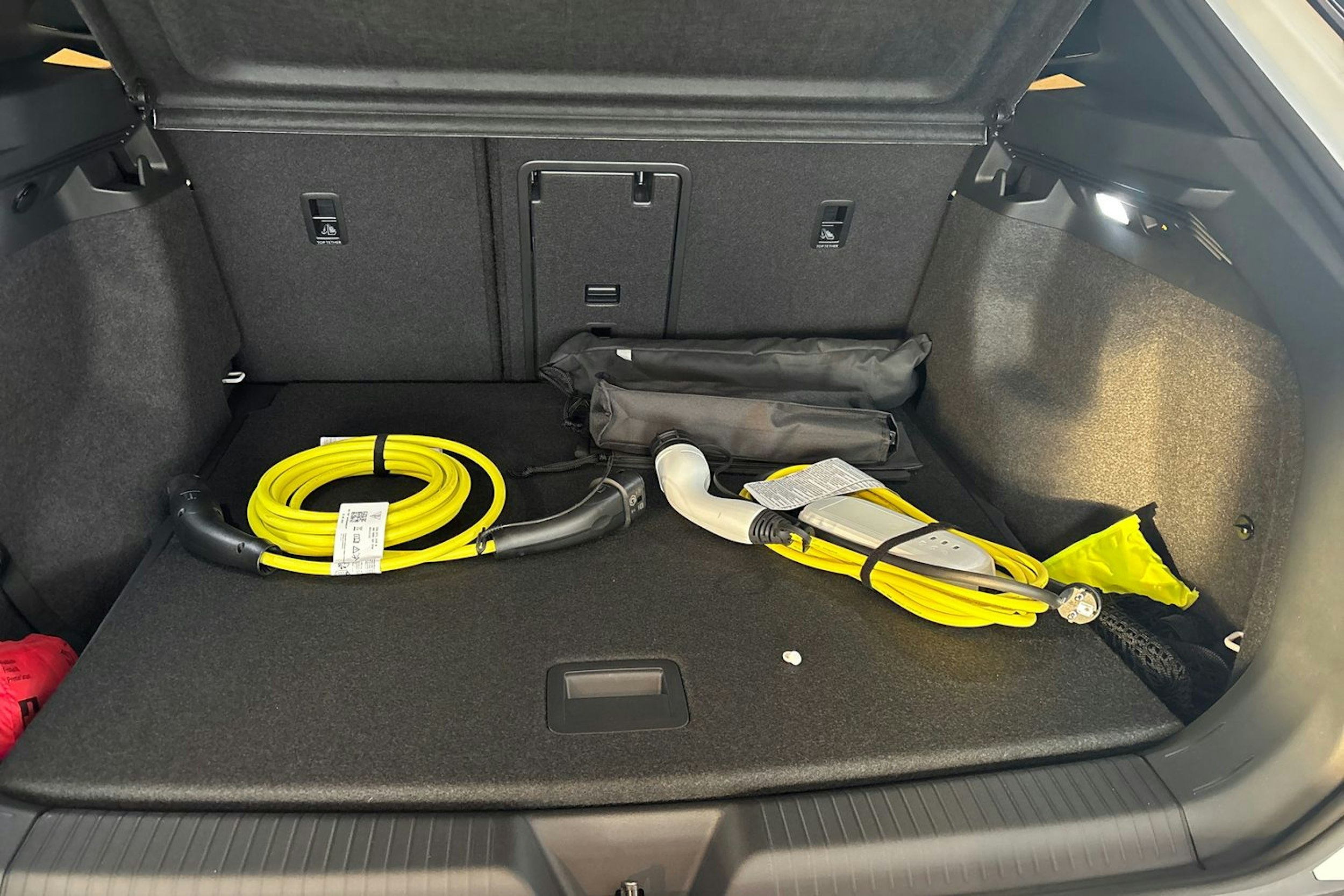 valkoinen Volkswagen ID.4 2026 kuva 27.