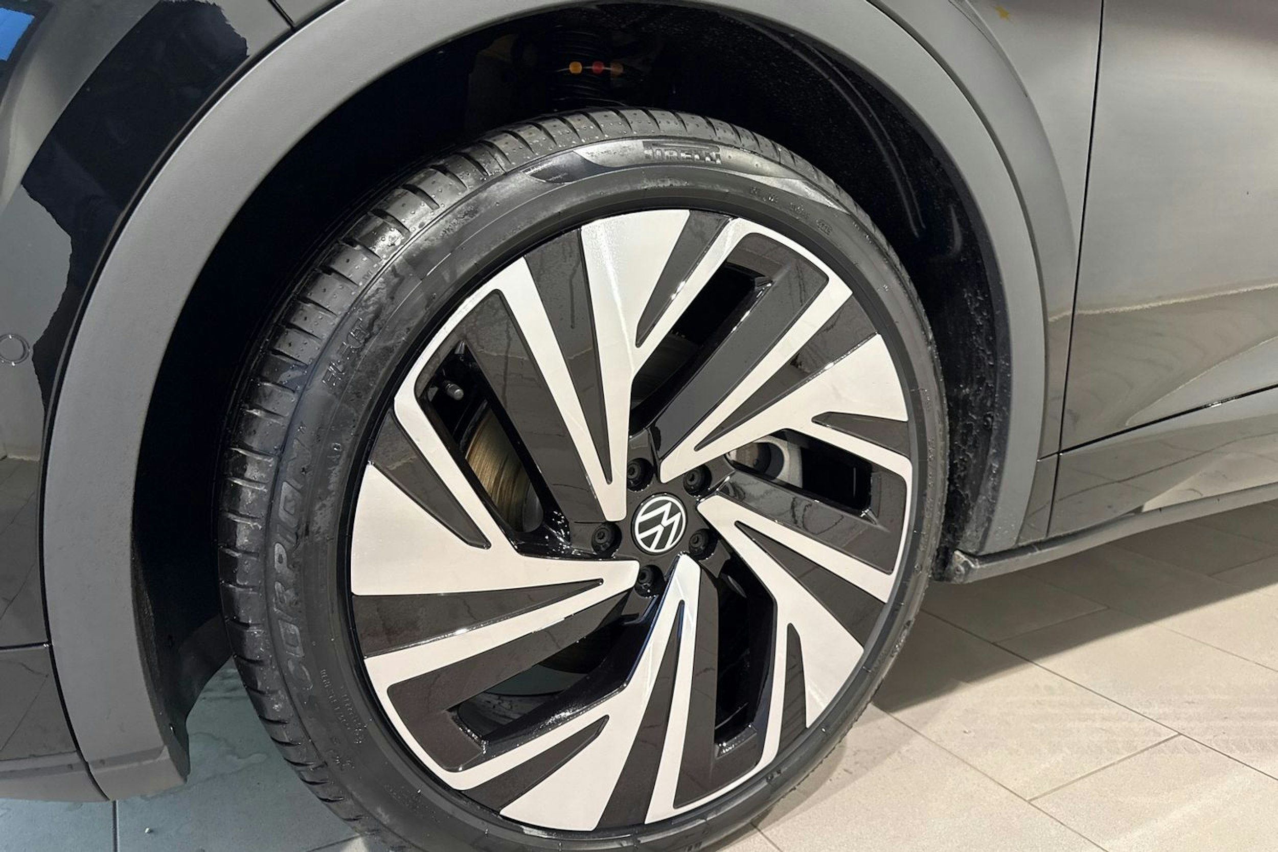 musta Volkswagen ID.4 2026 kuva 10.