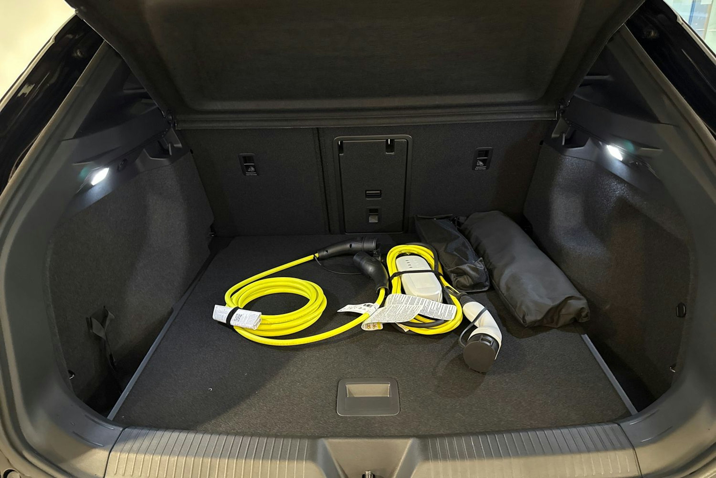 musta Volkswagen ID.4 2026 kuva 11.