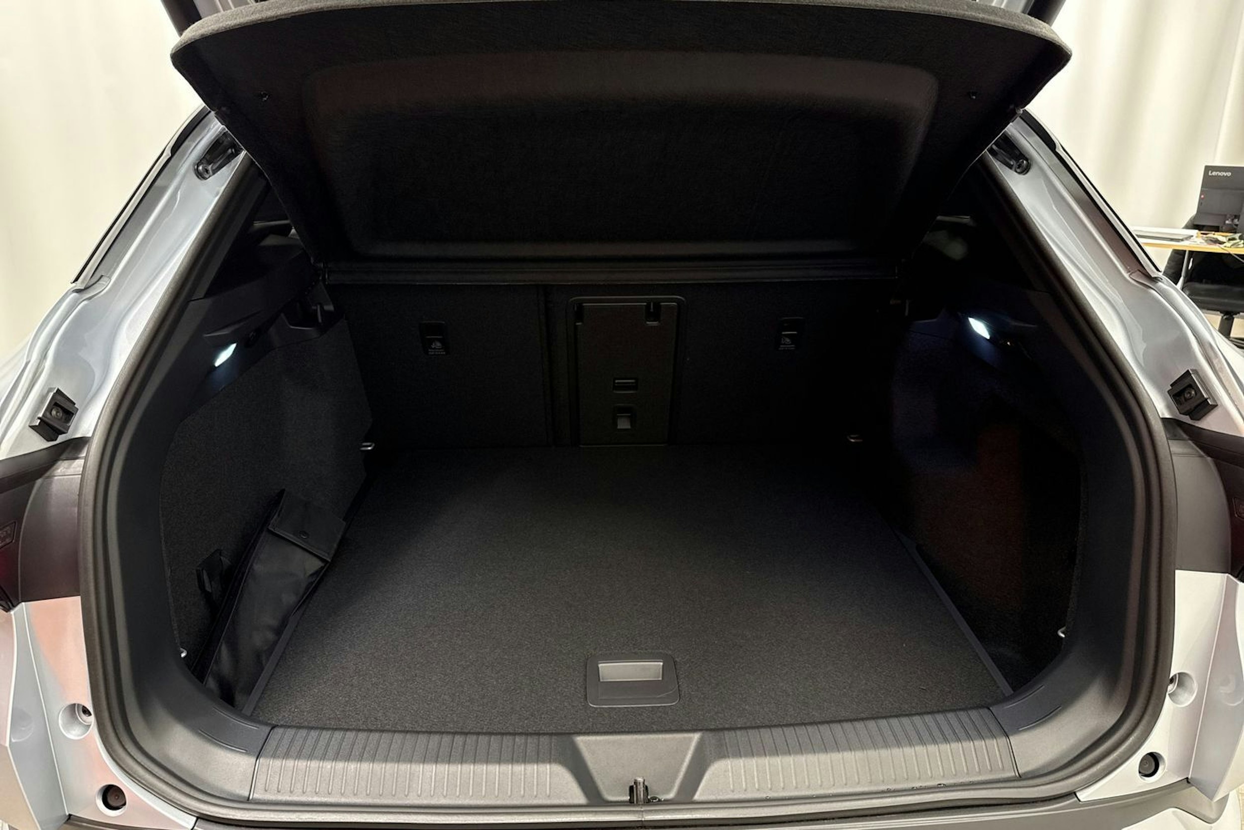 met. harmaa Volkswagen ID.4 2026 kuva 8.