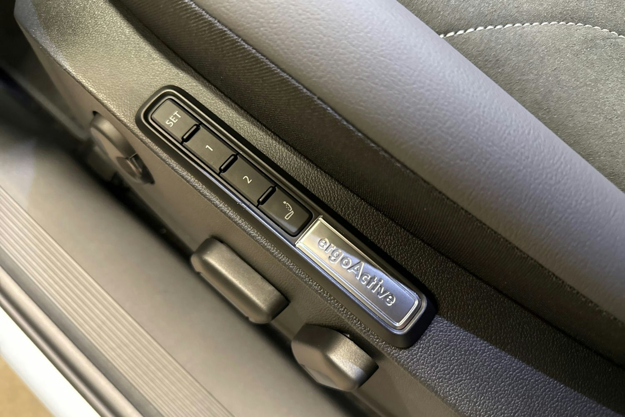 met. harmaa Volkswagen ID.4 2026 kuva 13.