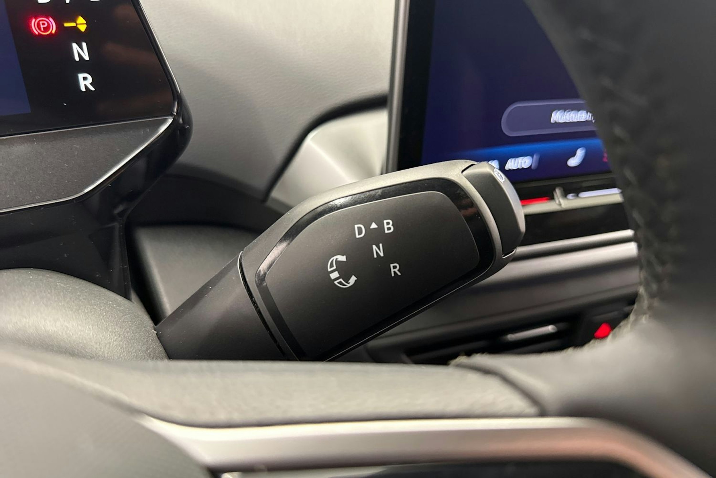 met. harmaa Volkswagen ID.4 2026 kuva 32.