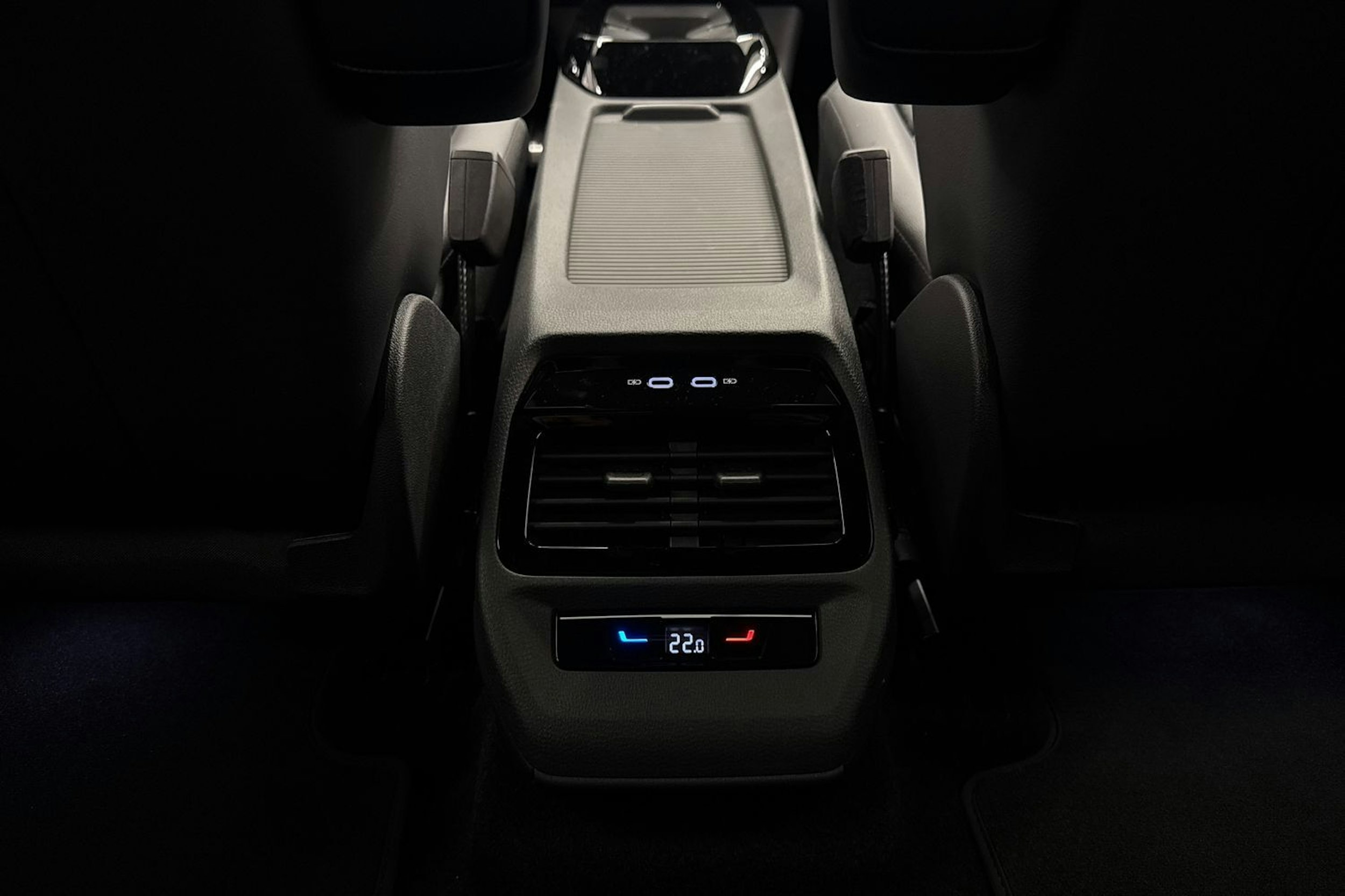 met. harmaa Volkswagen ID.4 2026 kuva 33.