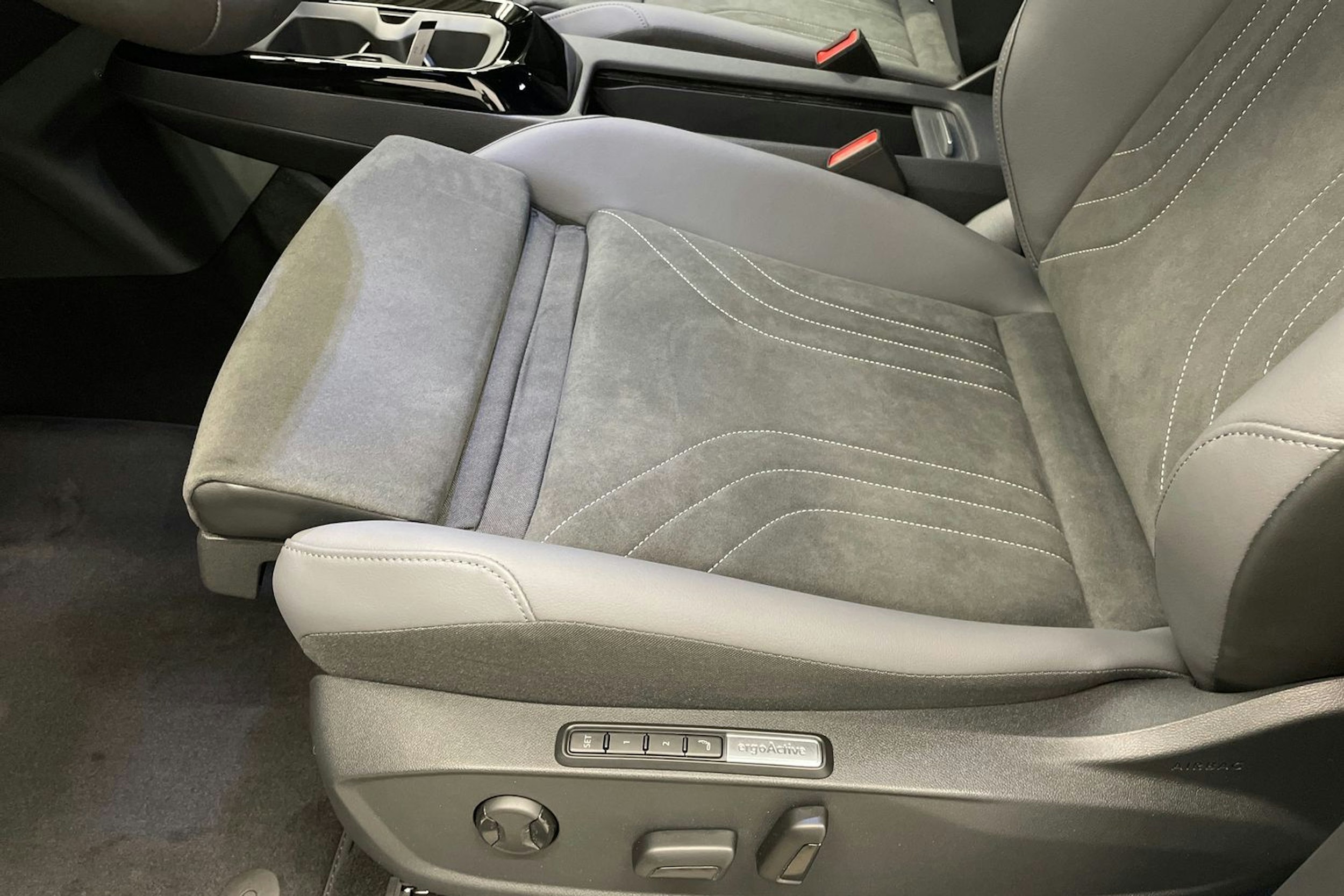 harmaa Volkswagen ID.4 2026 kuva 10.