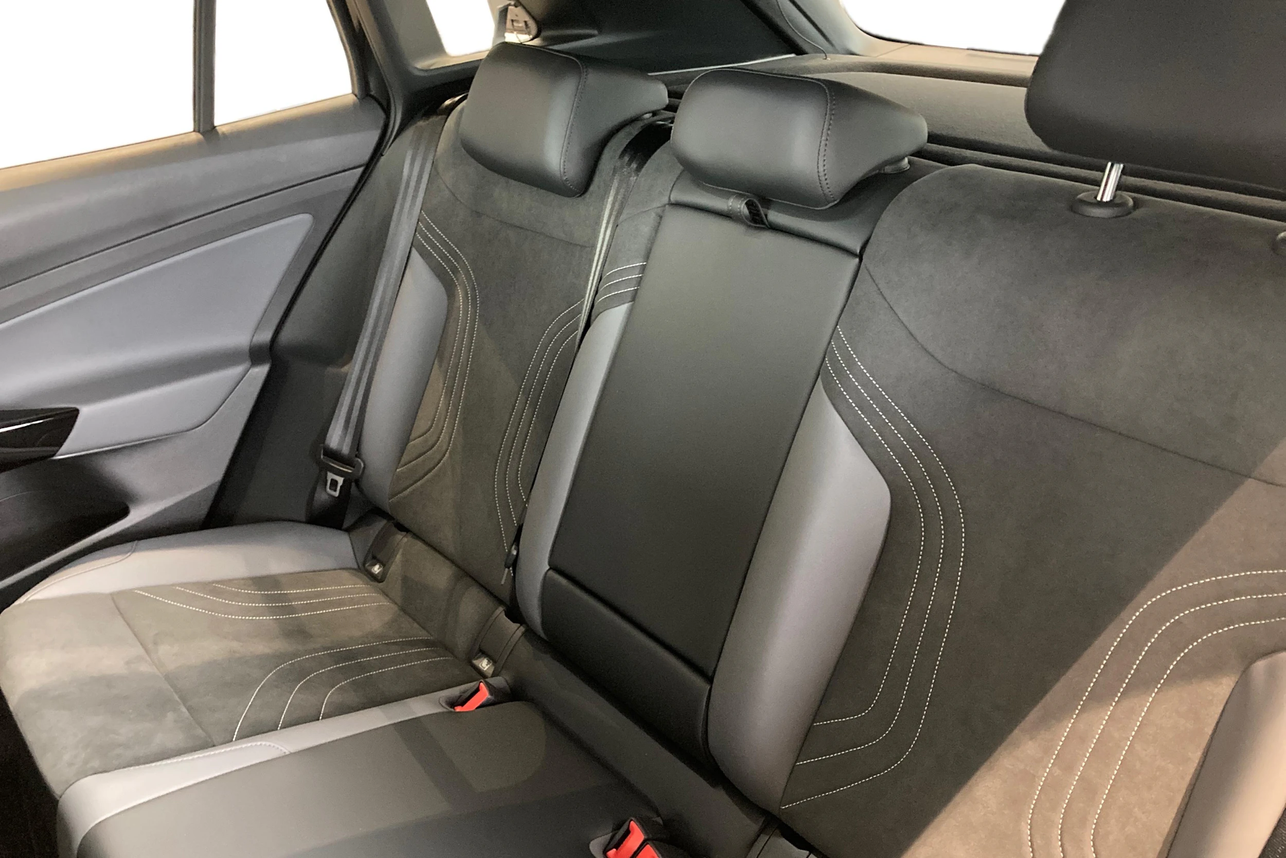 musta Volkswagen ID.4 2026 kuva 8.