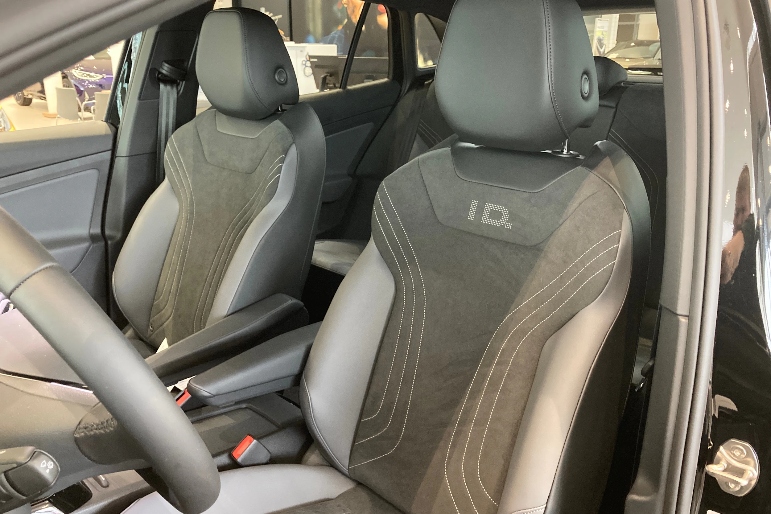 musta Volkswagen ID.4 2026 kuva 11.