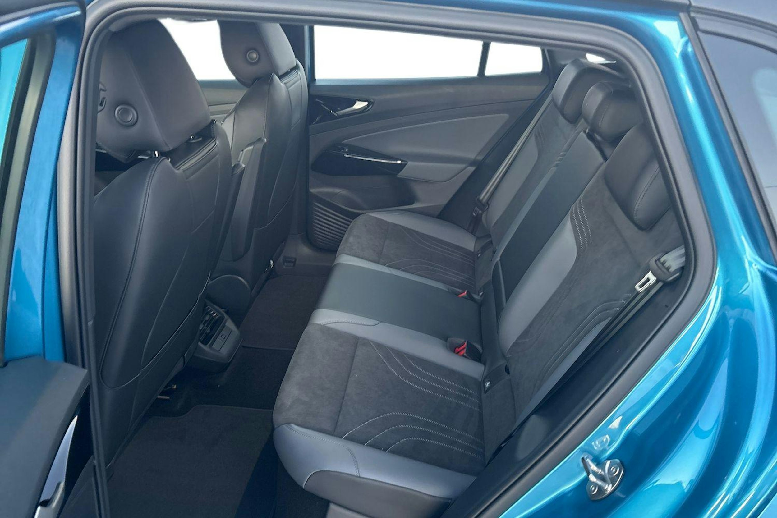 sininen Volkswagen ID.4 2026 kuva 8.