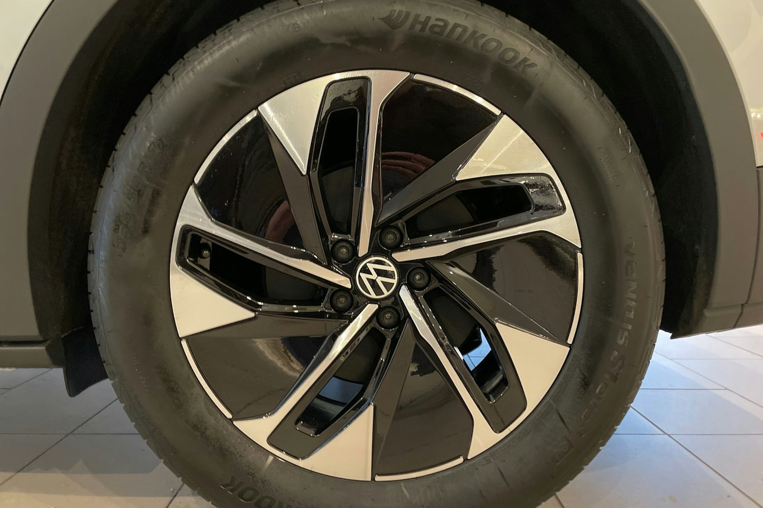 harmaa Volkswagen ID.4 2026 kuva 10.