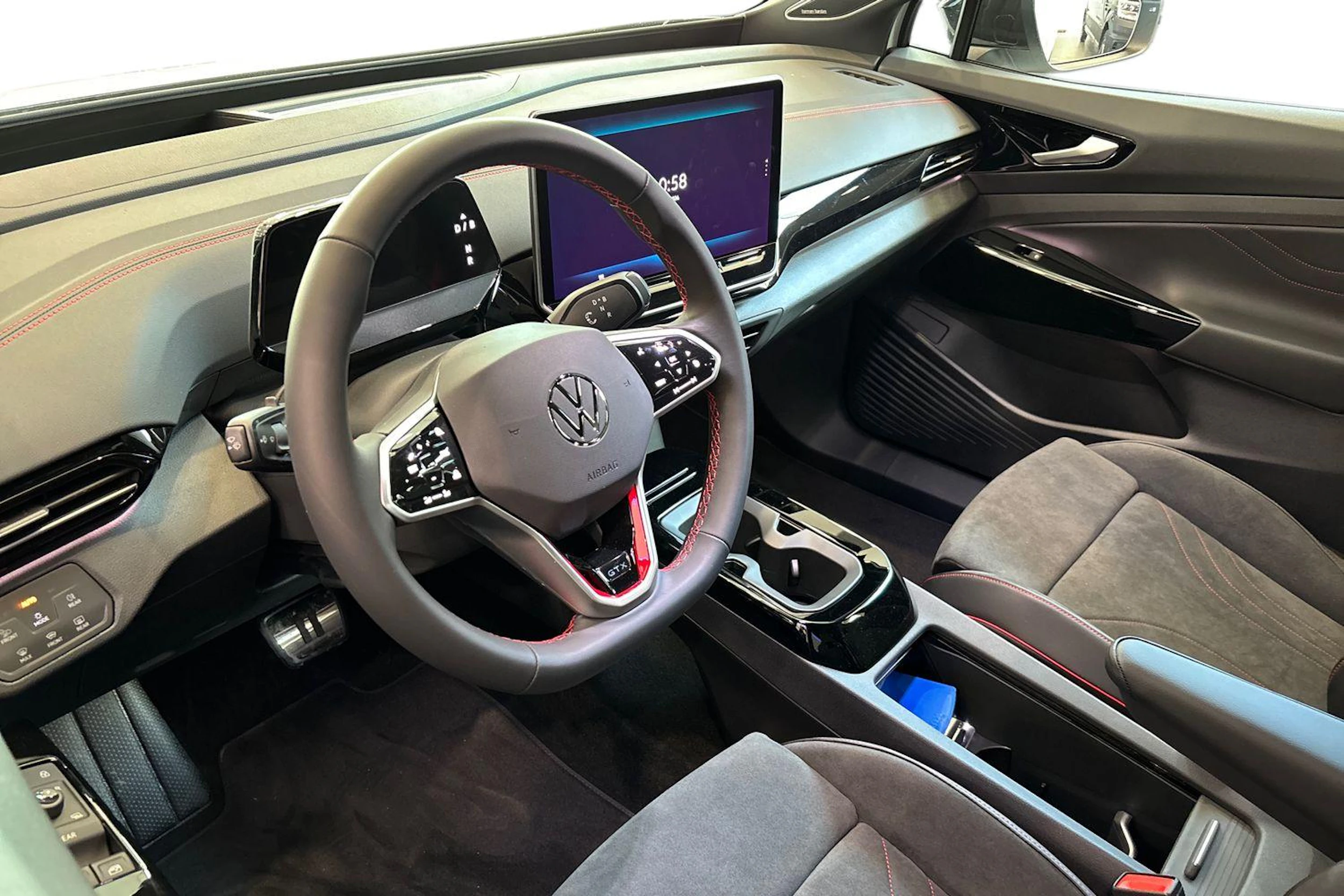 valkoinen Volkswagen ID.4 2026 kuva 6.
