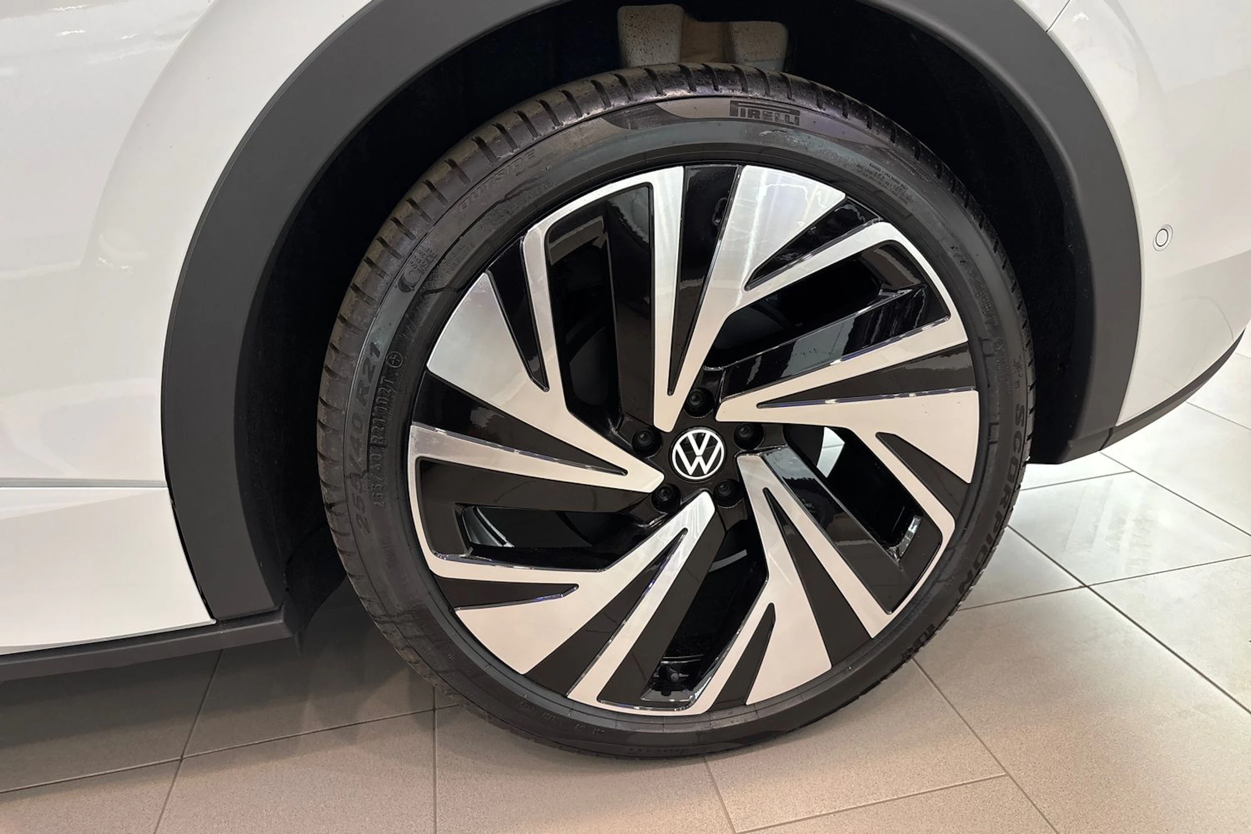 valkoinen Volkswagen ID.4 2026 kuva 10.